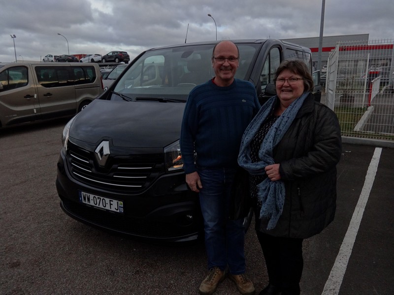 Avis-mandataire-auto-Emotors--Renault-trafic-combi-intens-dci-125-energy-8places-plus-hayon-.