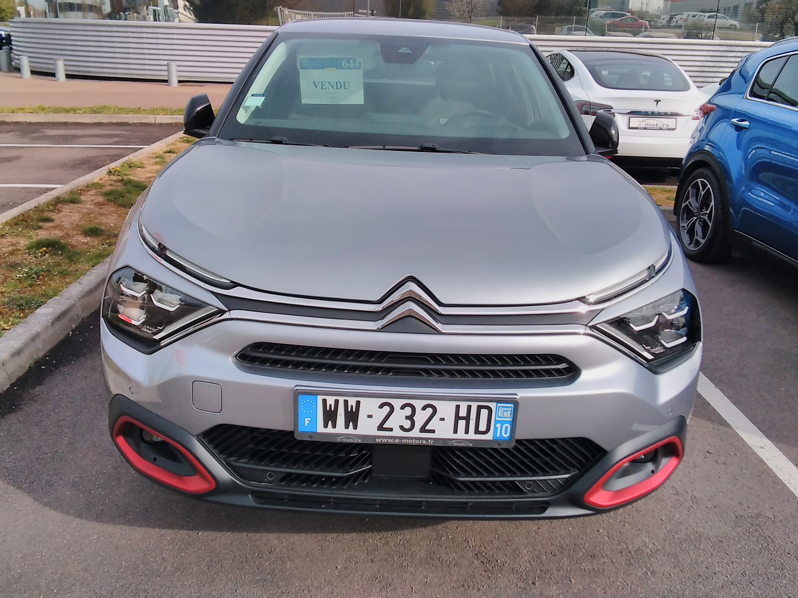 Avis-mandataire-auto-Emotors-Citroen-C4-Shine-bluehdi-130-s-s-eat8-plus-highway-driver-assist.