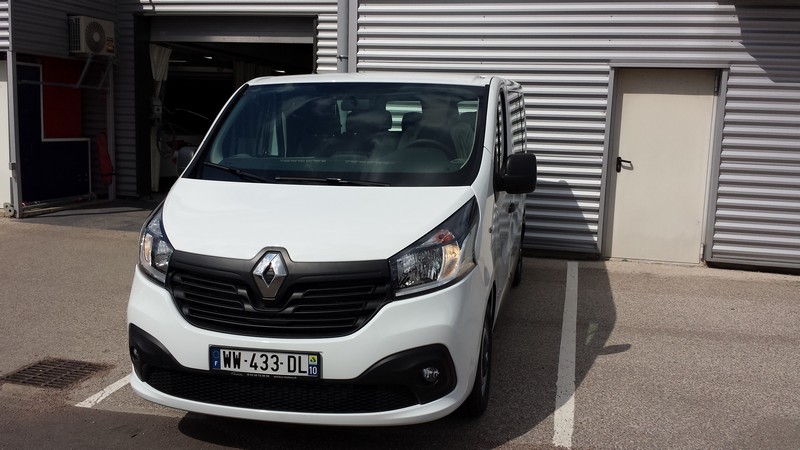 Avis-mandataire-auto-Emotors--Renault-trafic-combi-zen-dci-115-9places-.