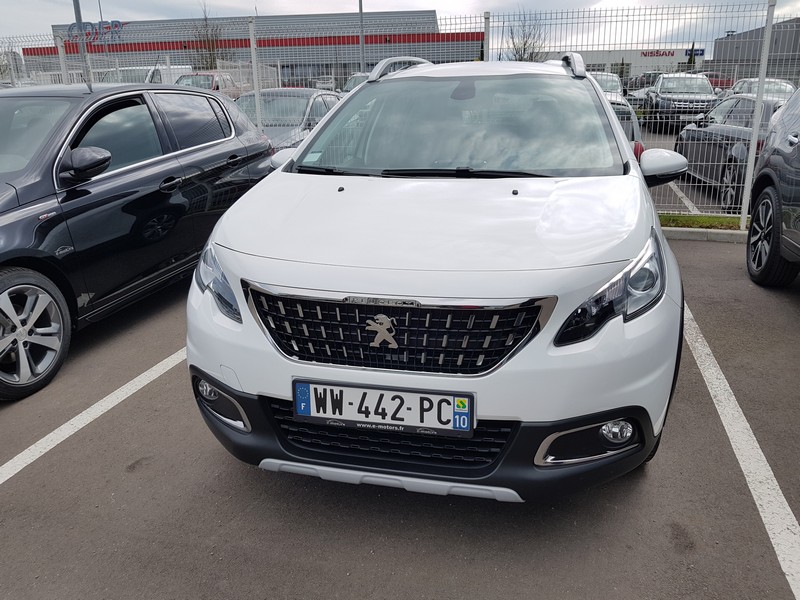 Avis-mandataire-auto-Emotors-Peugeot-2008-Allure-bluehdi-120-plus-jantes-17-plus-grip-control.