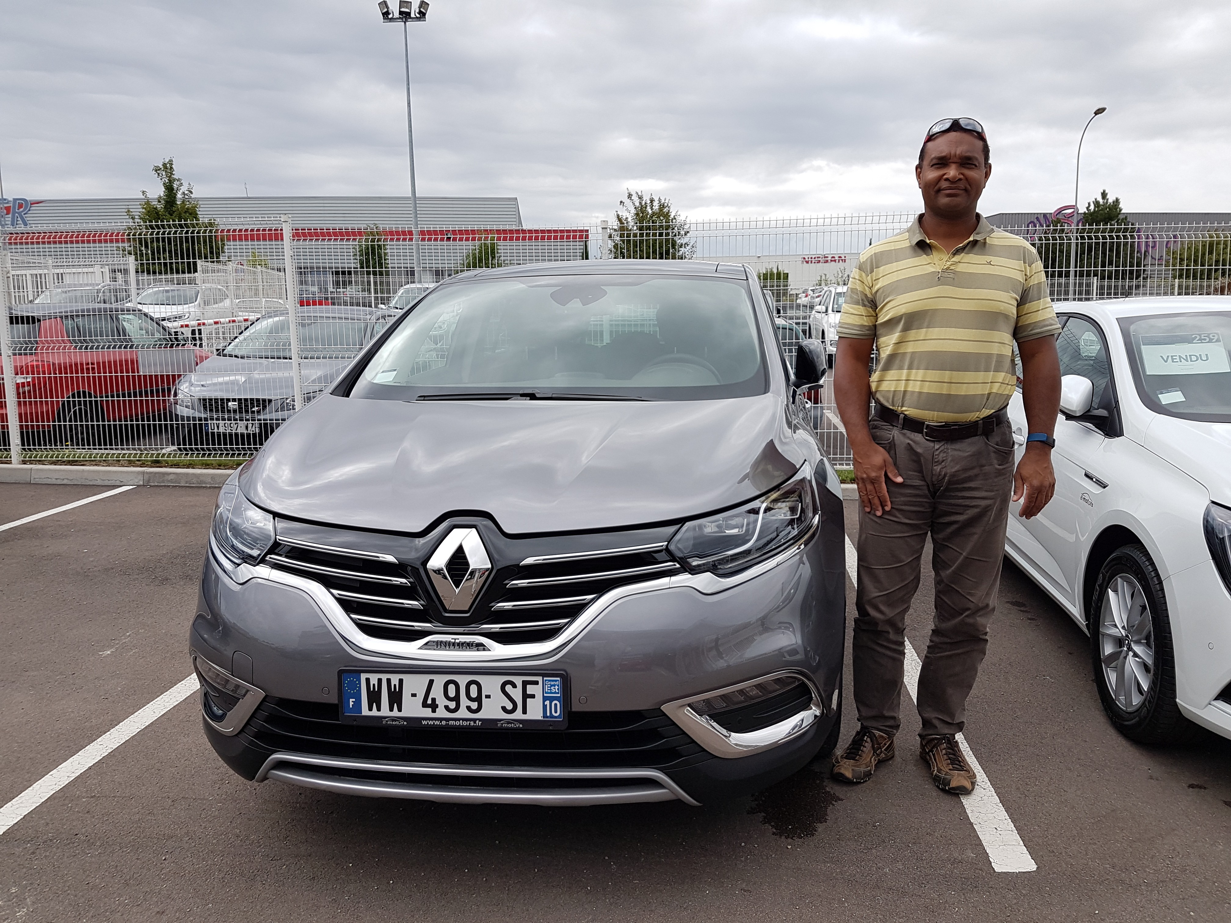Avis-mandataire-auto-Emotors-Renault-Espace-Initiale-paris-dci-160-energy-edc-7places-plus-toit-panoramique.