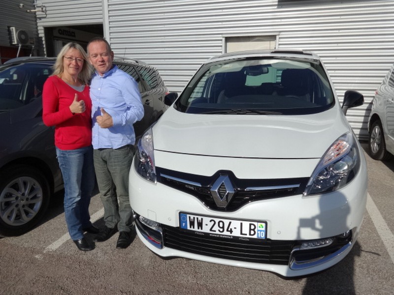 Avis-mandataire-auto-Emotors-Renault-Scenic-Iii-bose-dci-130-energy-plus-toit-vitr-visio.