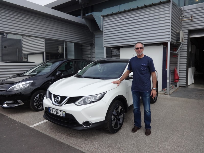 Avis-mandataire-auto-Emotors--Nissan-qashqai-connect-edition-dig-t-163-4x2-plus-toit-vitr-.