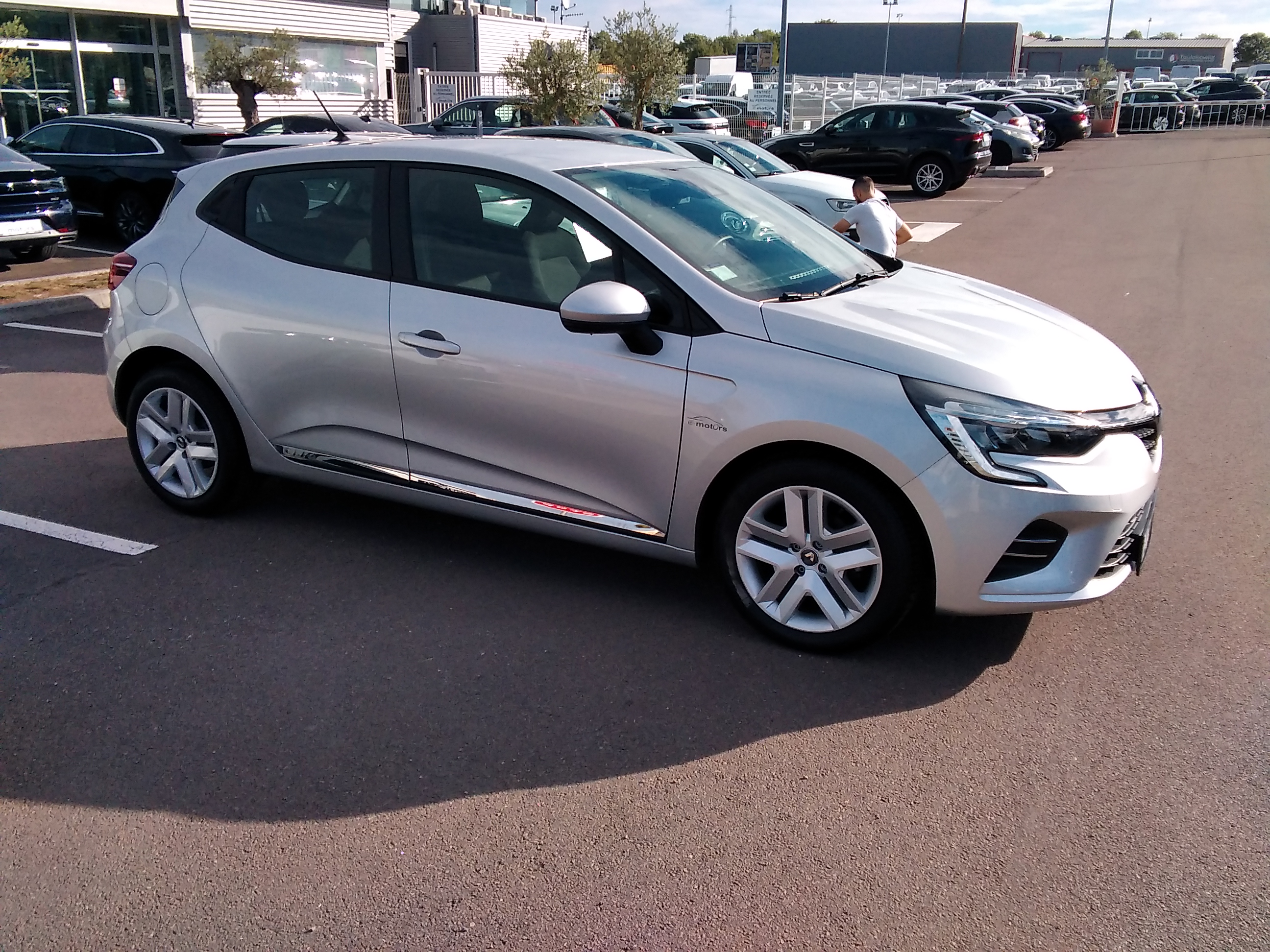 Avis-mandataire-auto-Emotors-Renault-Clio-Tce-90-plus-pack-city-plus-gps.