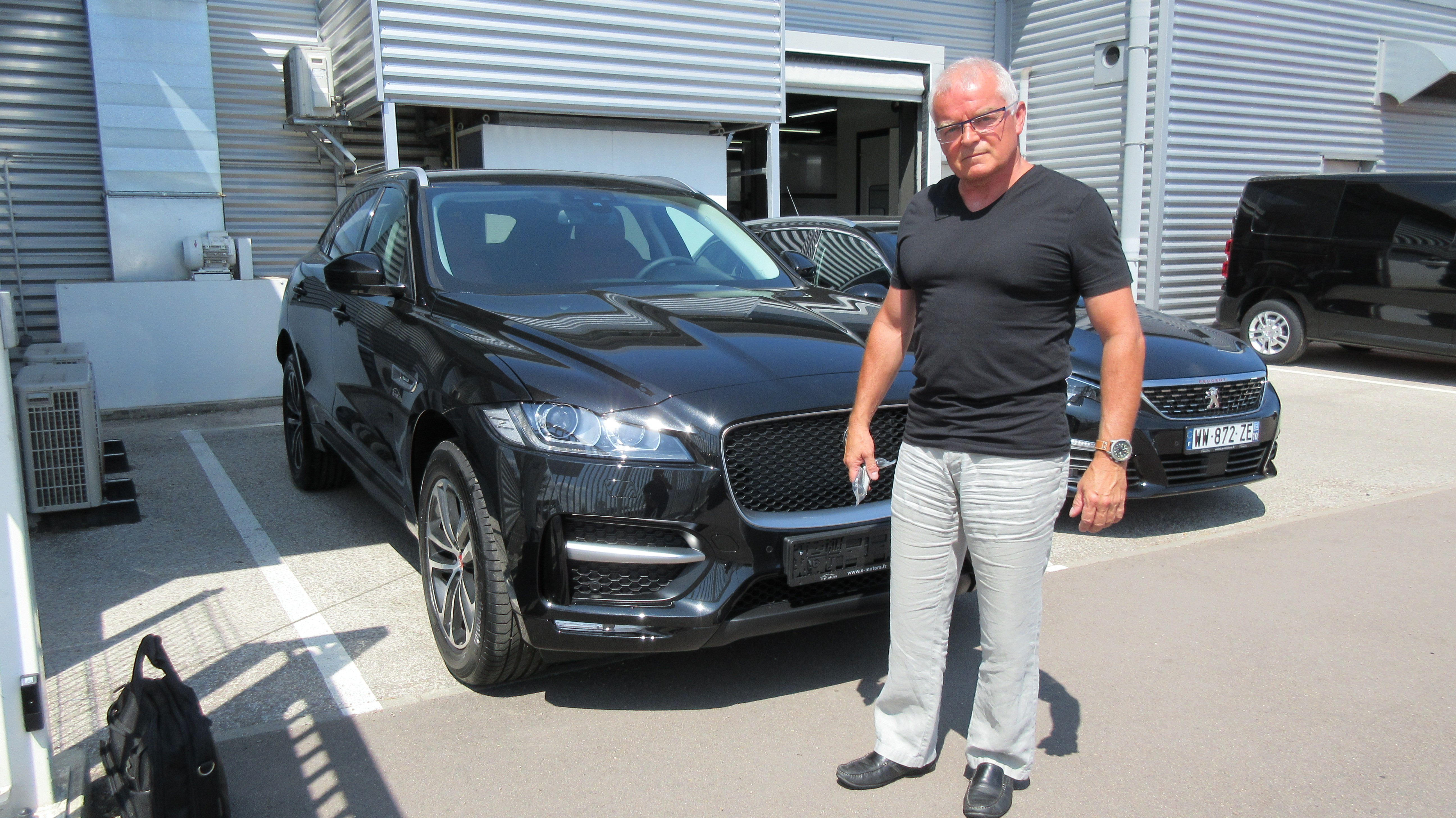 Avis-mandataire-auto-Emotors-Jaguar-F-pace-R-sport-d-180-awd-bva8.