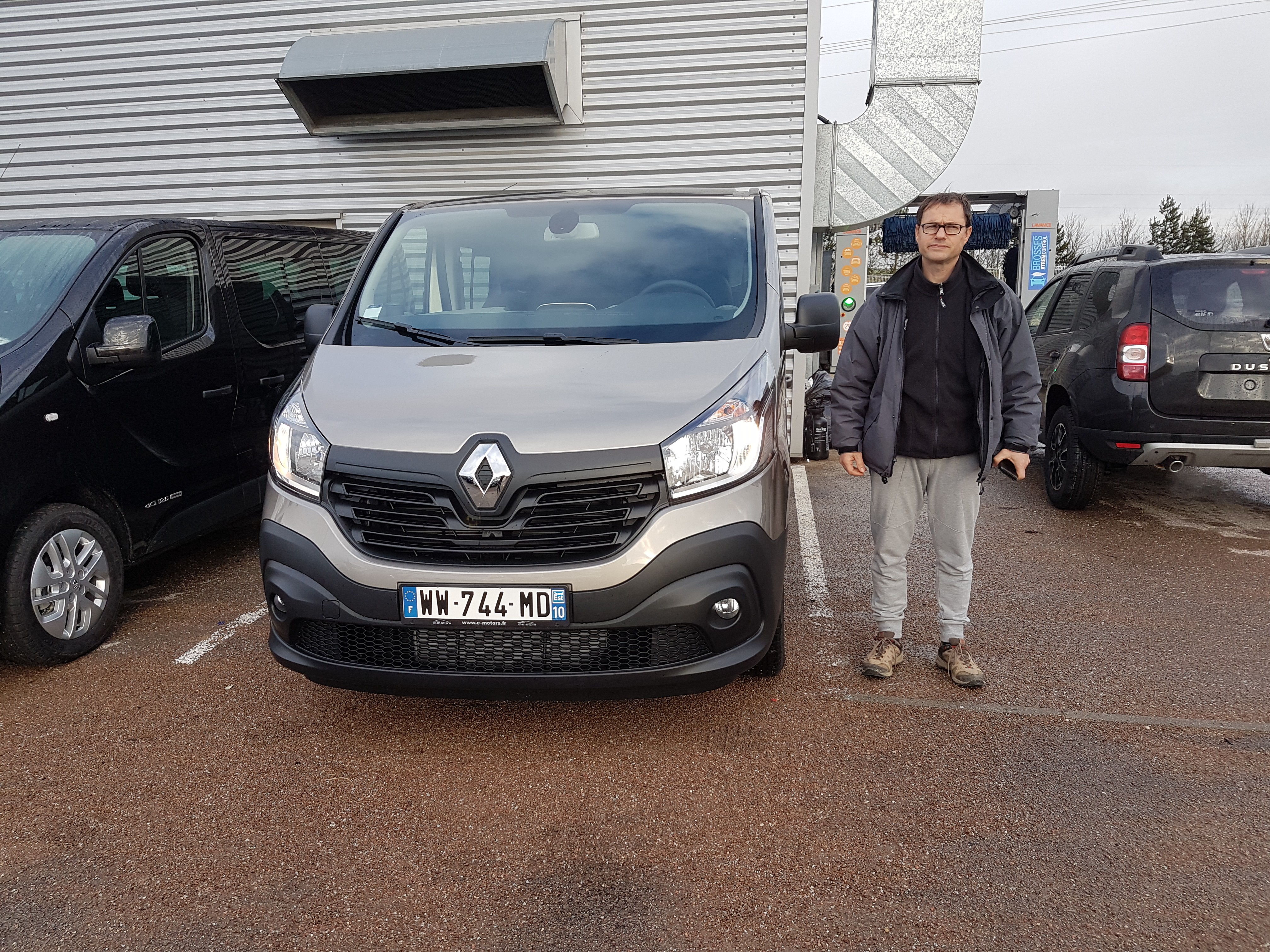 Avis-mandataire-auto-Emotors-Renault-Trafic-cabine-approfondie-Grand-confort-l2h1-1200kg-dci-125-energy.