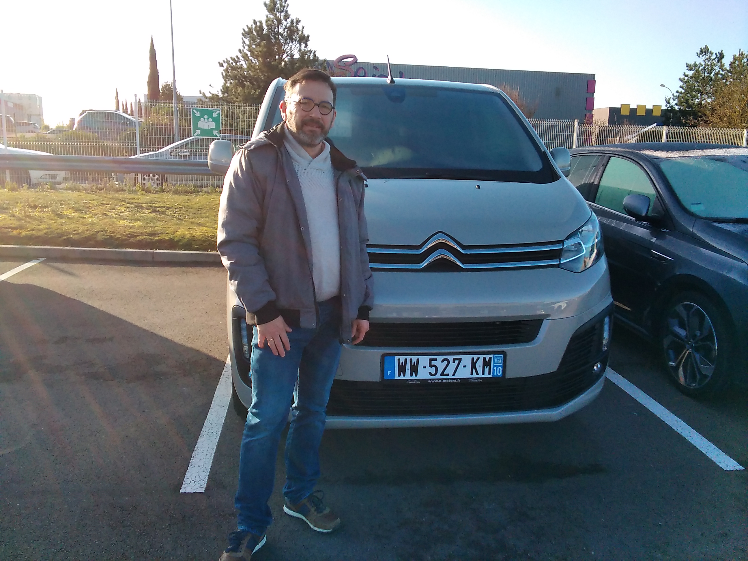 Avis-mandataire-auto-Emotors-Citroen-Spacetourer-Feel-xl-bluehdi-145-s-s.