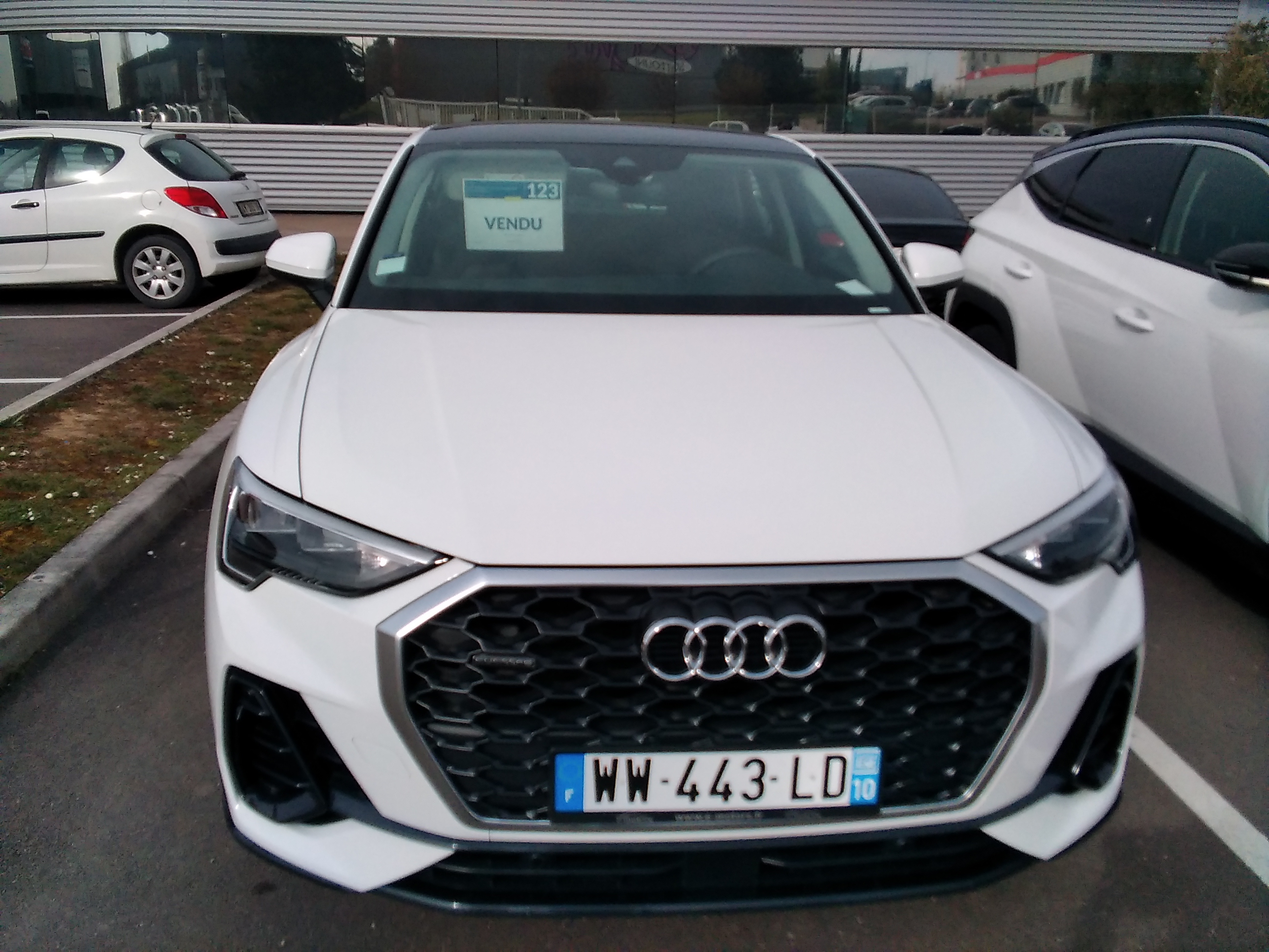 Avis-mandataire-auto-Emotors-Audi-Q3-sportback-35-tdi-150-ch-quattro-design-s-tronic.