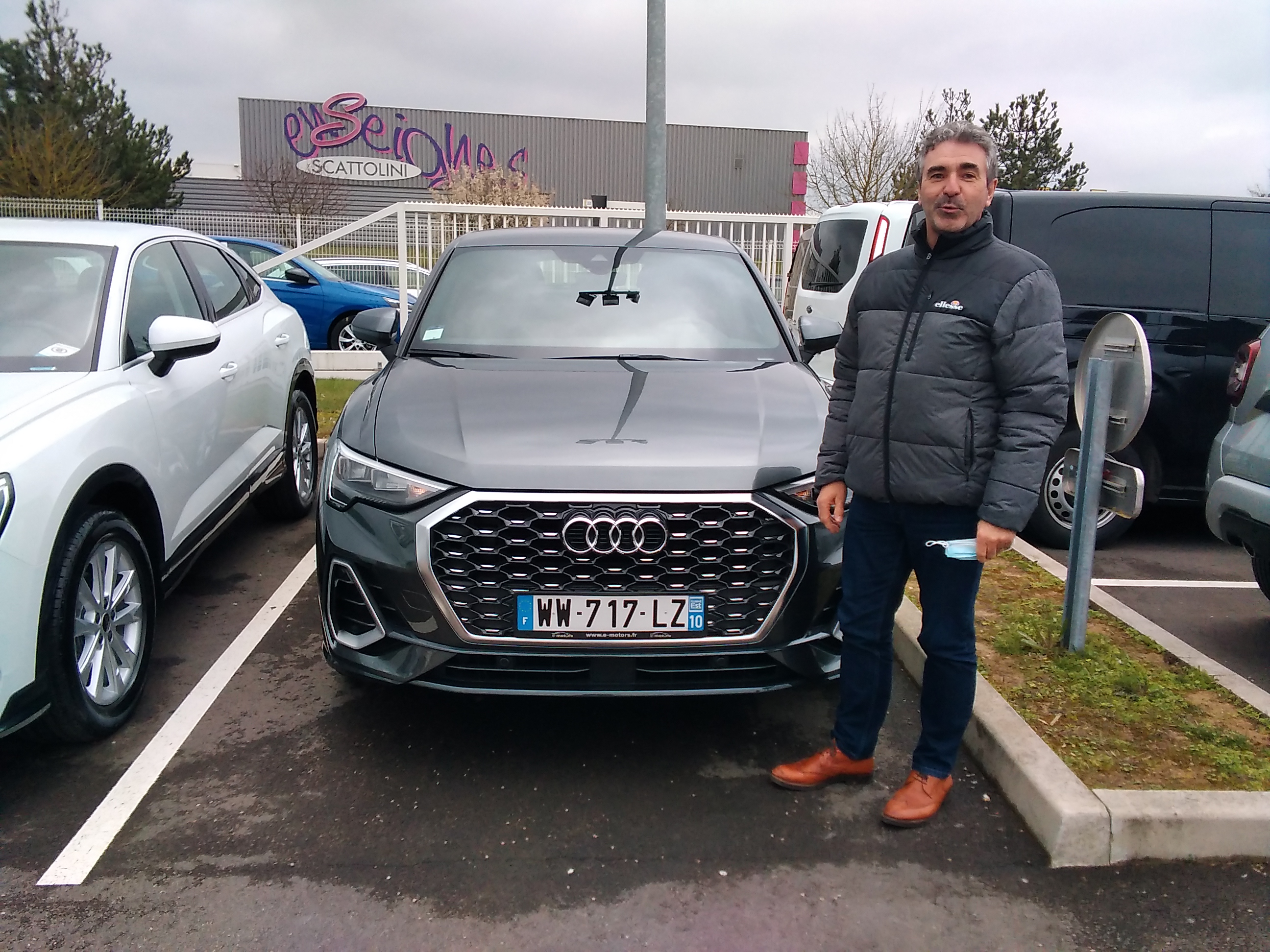 Avis-mandataire-auto-Emotors-Audi-Q3-sportback-Q3-s-line-sportback-35-tdi-150-ch-s-tronic-7.