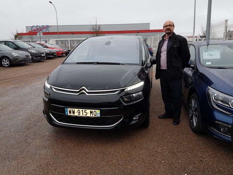 Avis-mandataire-auto-Emotors-Citroen-C4-picasso-Intensive-sur-quip-e-bluehdi-120-s-s.