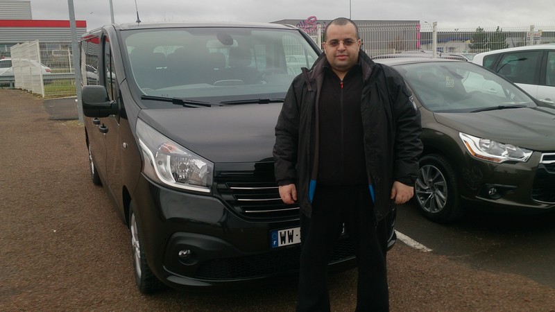 Avis-mandataire-auto-Emotors--Renault-trafic-combi-grand-intens-dci-125-energy-9places-plus-portes-180-.