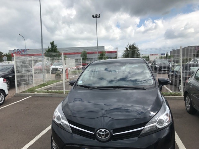 Avis-mandataire-auto-Emotors-Toyota-Verso-Dynamic-d-4d-112-7places-plus-gps.