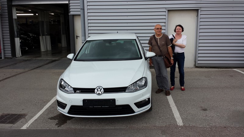 Avis-mandataire-auto-Emotors--Volkswagen-golf-confortline-r-line-tsi-105-dsg7-5p-.