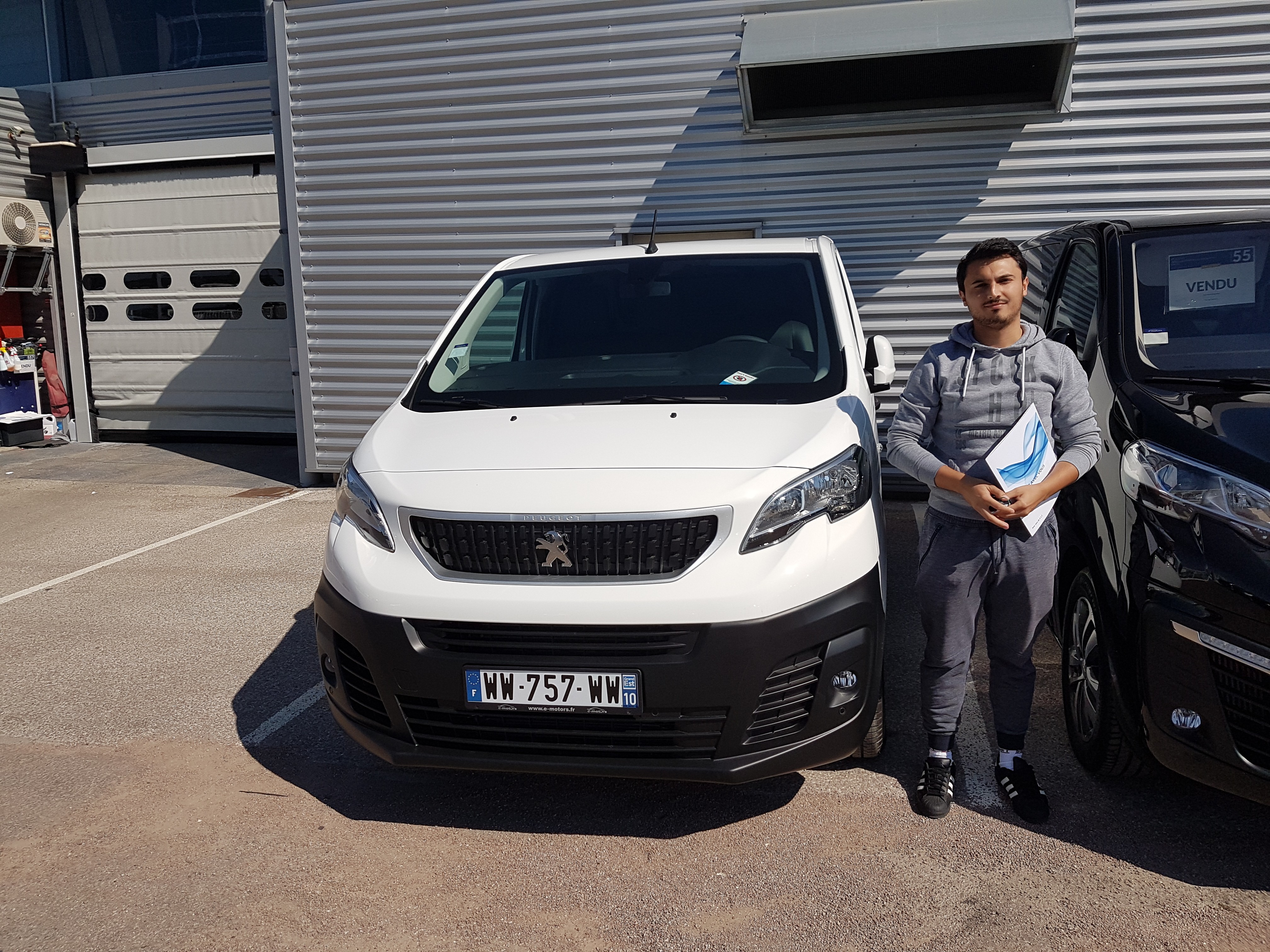 Avis-mandataire-auto-Emotors-Peugeot-Expert-fourgon-T-l-standard-premium-bluehdi-150-plus-gps-cam-ra.