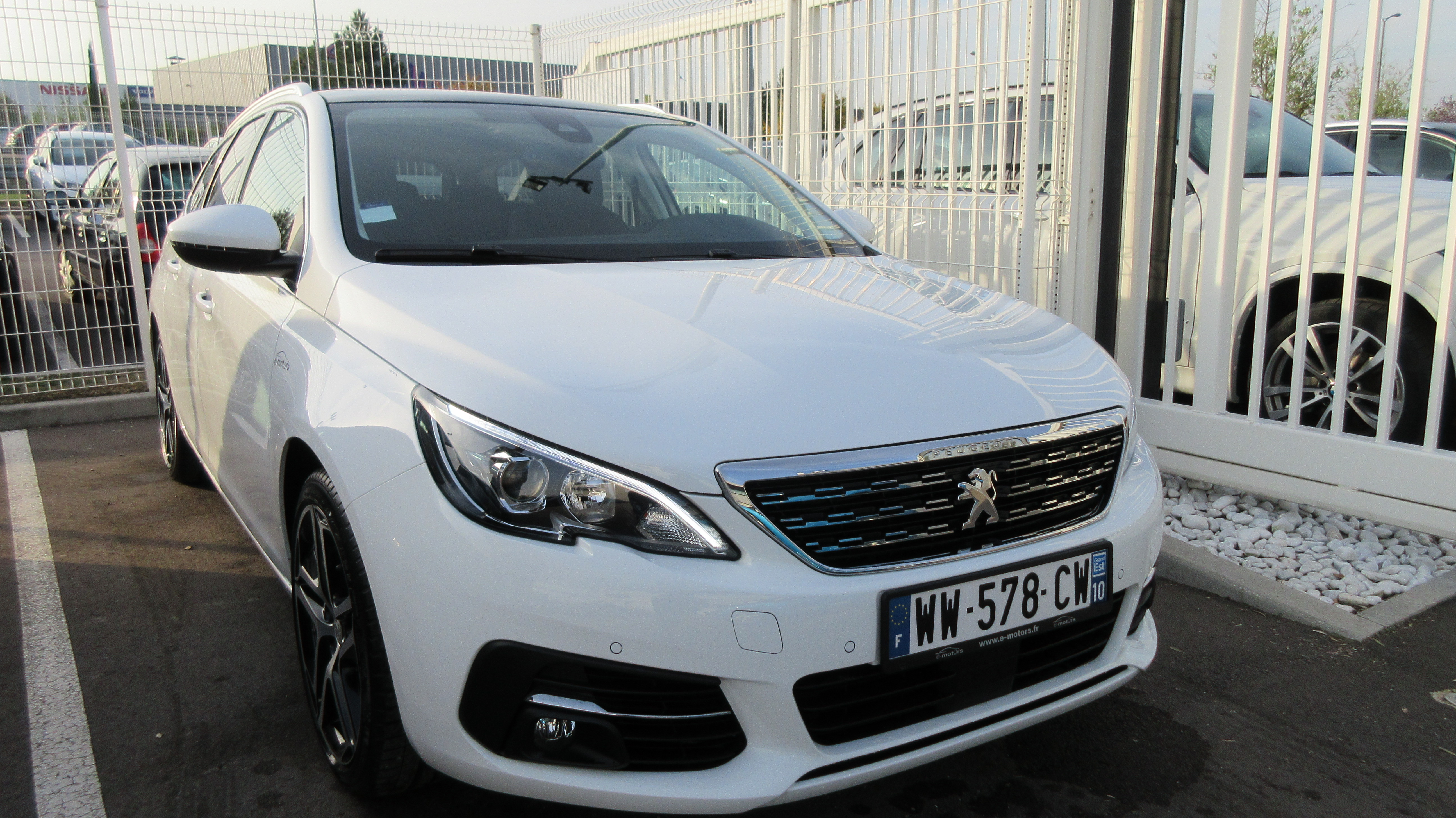 Avis-mandataire-auto-Emotors-Peugeot-308-sw-Allure-bluehdi-130-s-s-plus-jantes-18.