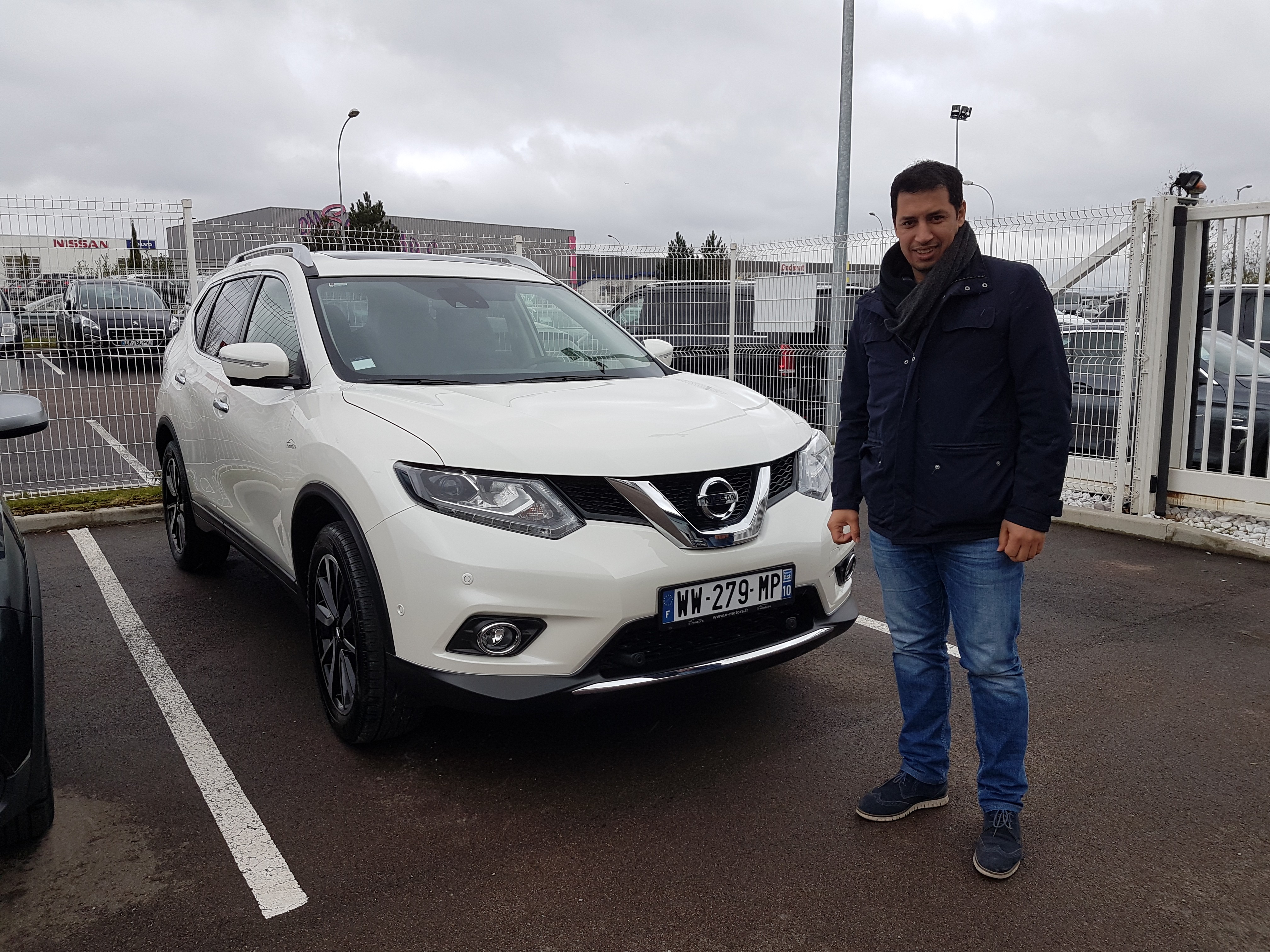 Avis-mandataire-auto-Emotors-Nissan-X-trail-Tekna-dci-177-xtronic-7pl-4x2.