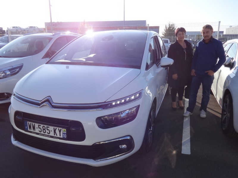 Avis-mandataire-auto-Emotors-Citroen-C4-picasso-Shine-bluehdi-120-s-s.