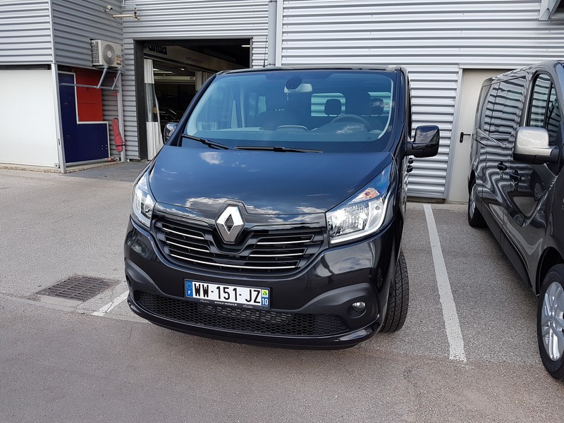 Avis-mandataire-auto-Emotors-Renault-Trafic-combi-Intens-dci-125-energy-8places-plus-portes-180.