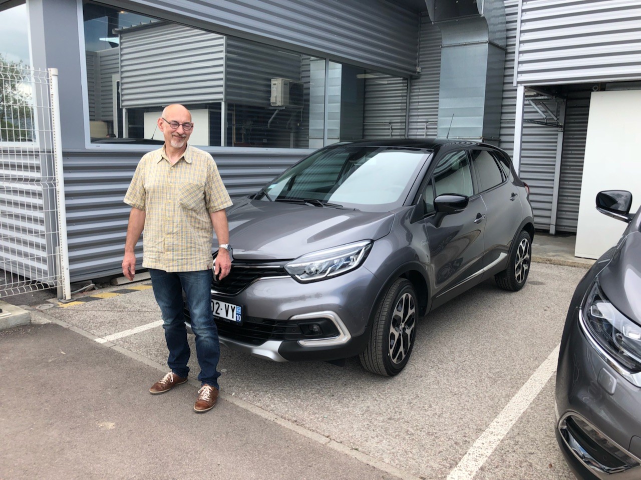 Avis-mandataire-auto-Emotors-Renault-Captur-Intens-sur-quip-e-tce-120-energy-plus-extended-grip.