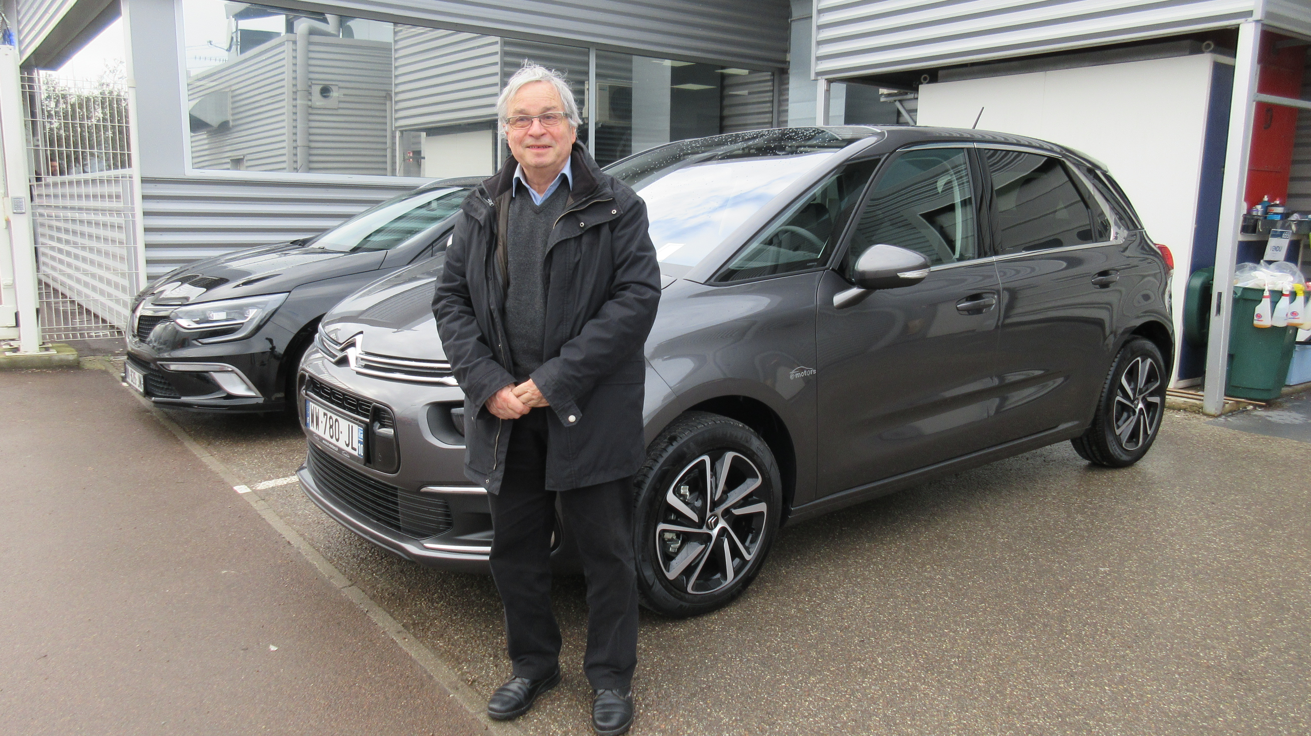 Avis-mandataire-auto-Emotors-Citroen-C4-spacetourer-Feel-bluehdi-130-s-s-eat8.