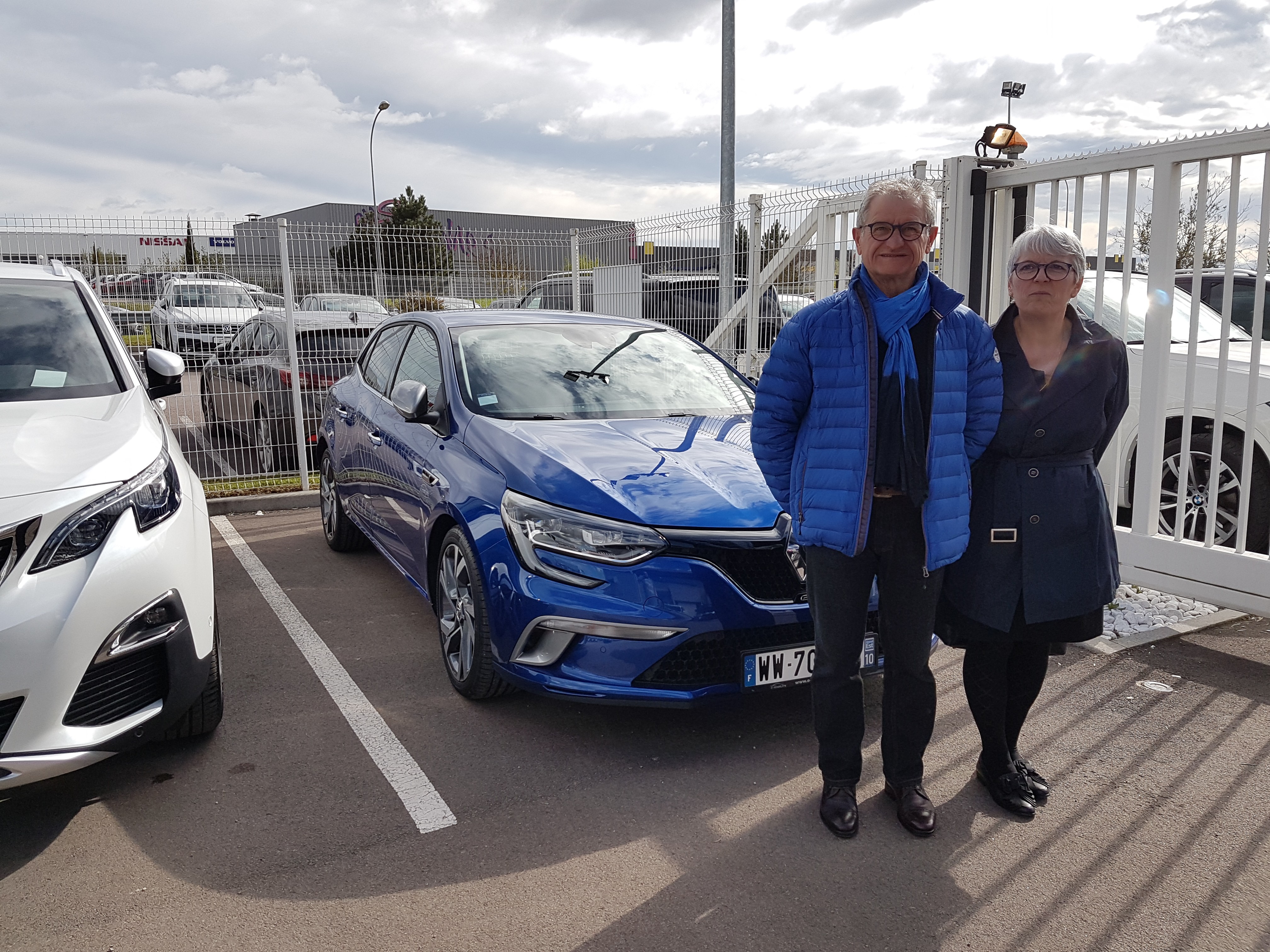 Avis-mandataire-auto-Emotors-Renault-Megane-iv-berline-M-gane-iv-berline-gt-dci-165-energy-edc.