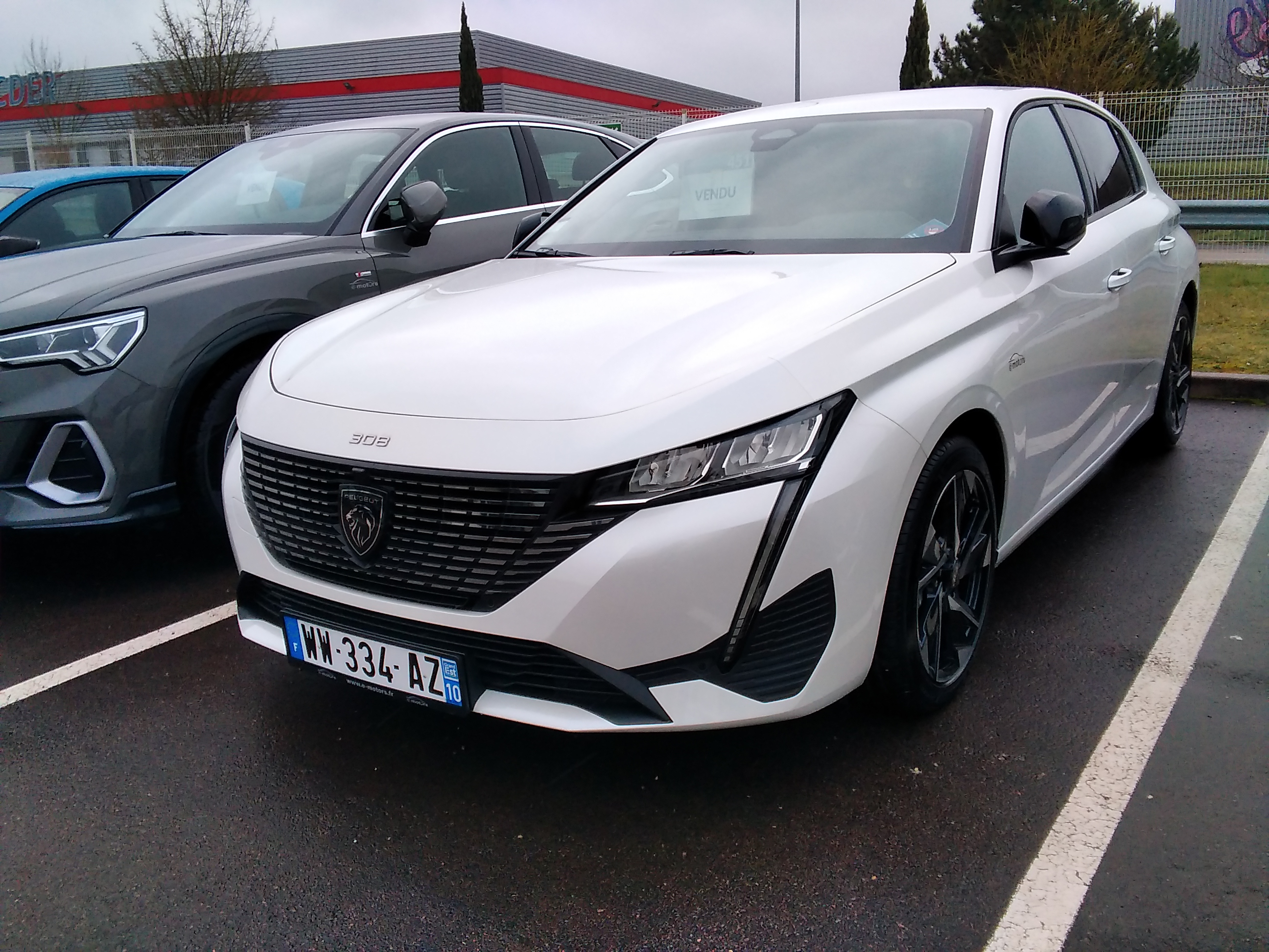 Avis-mandataire-auto-Emotors-Peugeot-308-Bluehdi-130-eat8-allure-pack.