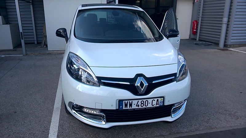 Avis-mandataire-auto-Emotors--Renault-scenic-iii-bose-dci-130-energy-plus-toit-vitr-.