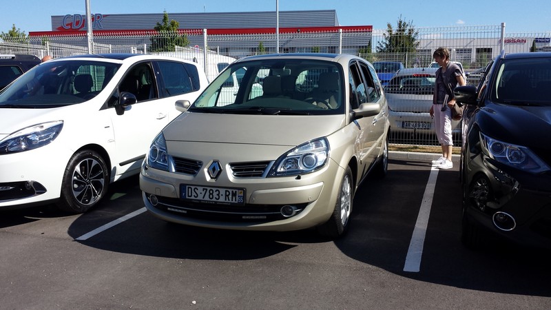 Avis-mandataire-auto-Emotors--Renault-grand-scenic-latitude-dci-105-5-places-.