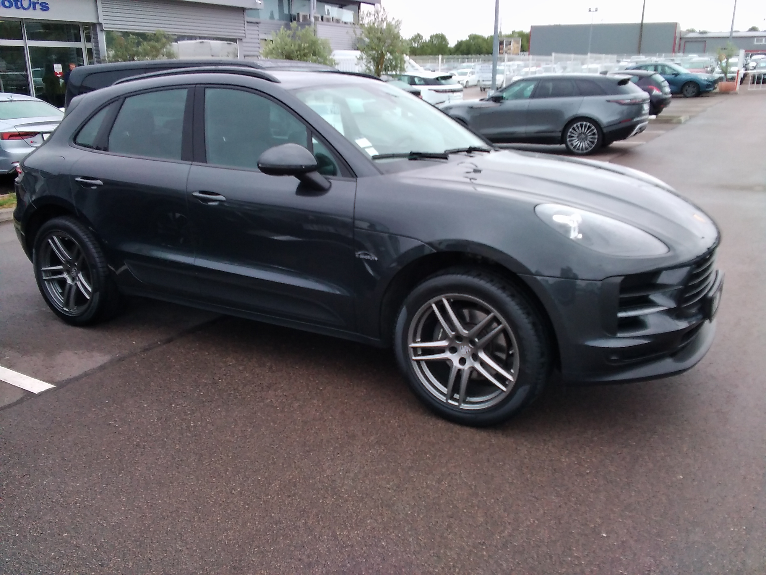 Avis-mandataire-auto-Emotors-Porsche-Macan-2-0-245-ch-pdk.
