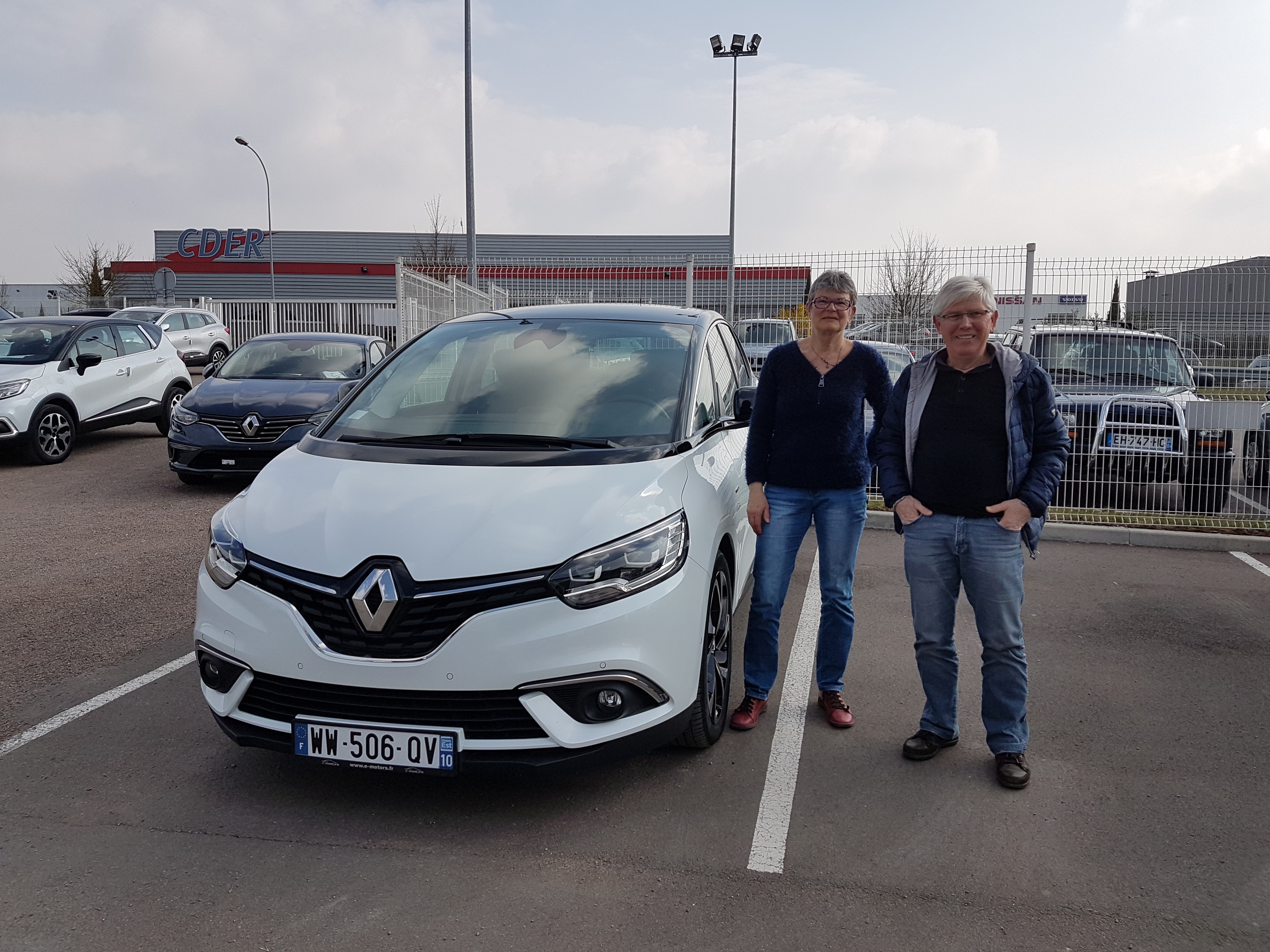 Avis-mandataire-auto-Emotors-Renault-Scenic-Intens-dci-130-energy-plus-bose.