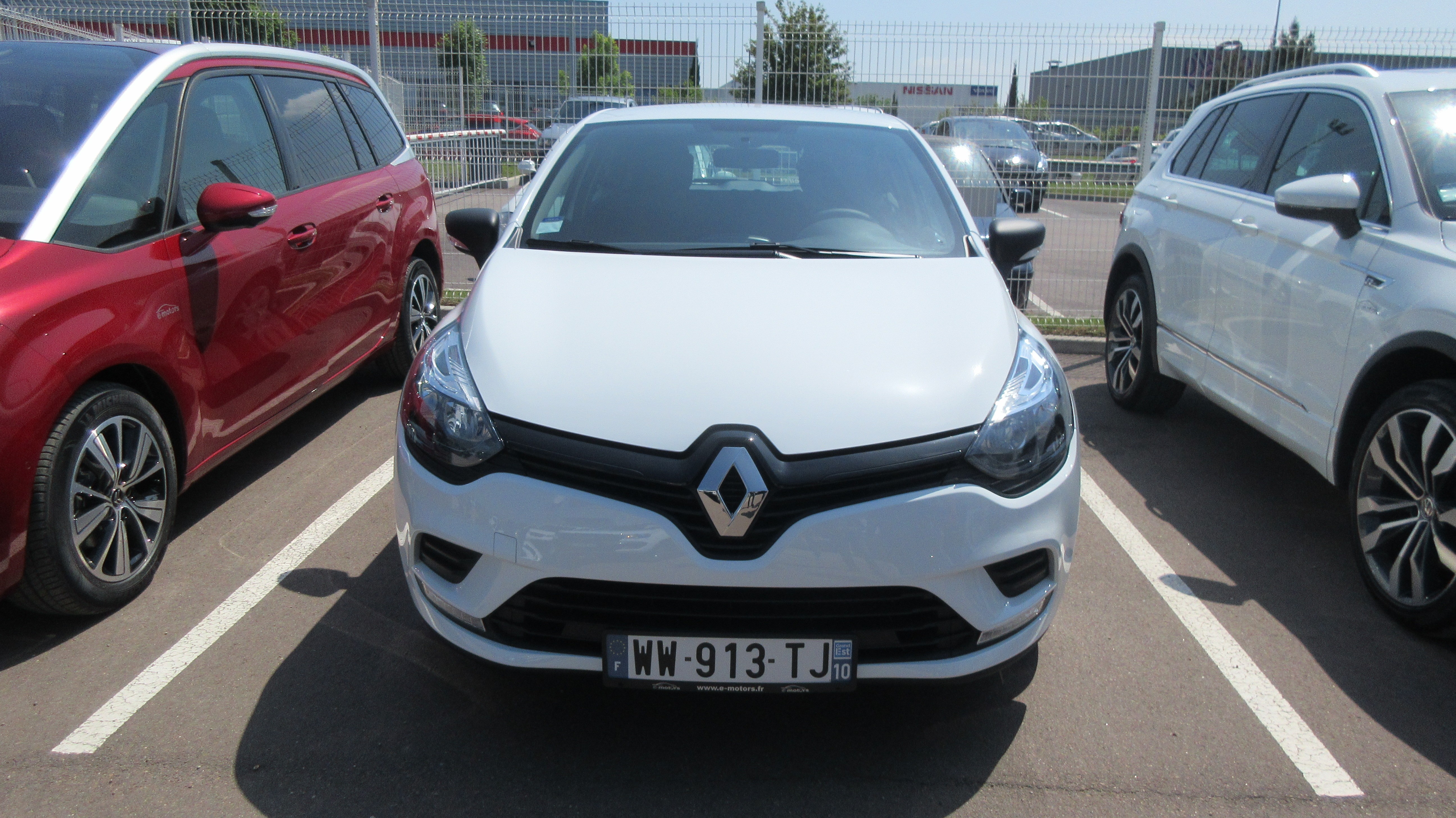 Avis-mandataire-auto-Emotors-Renault-Clio-Life-1-2-16v-75.