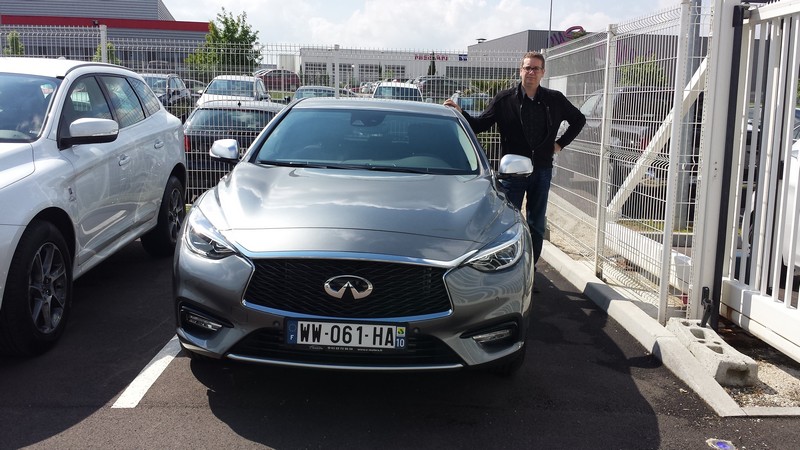 Avis-mandataire-auto-Emotors--Infiniti-q30-city-black-edition-2-2d-7dct-awd-.