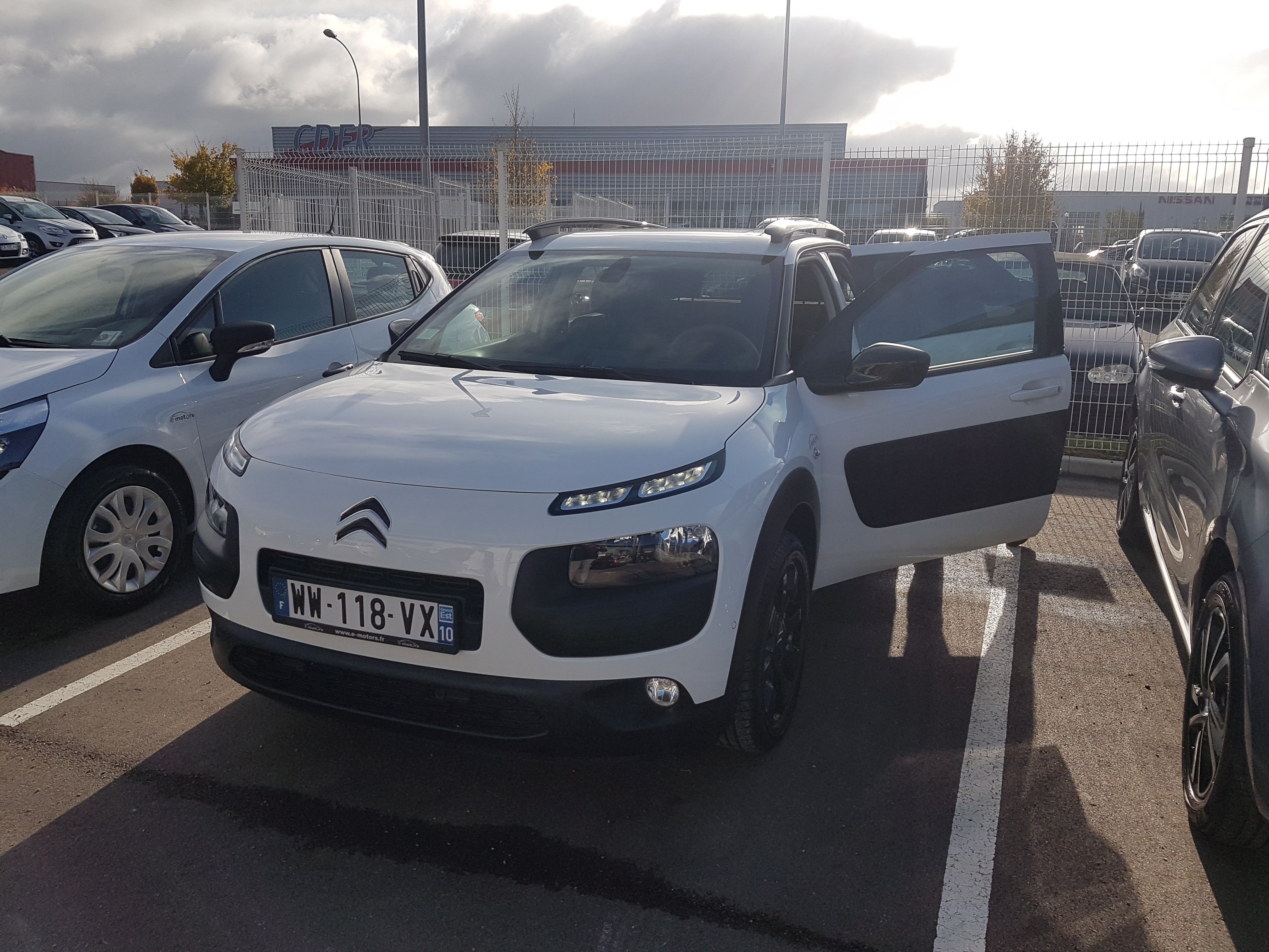 Avis-mandataire-auto-Emotors-Citroen-C4-cactus-Shine-bluehdi-100.