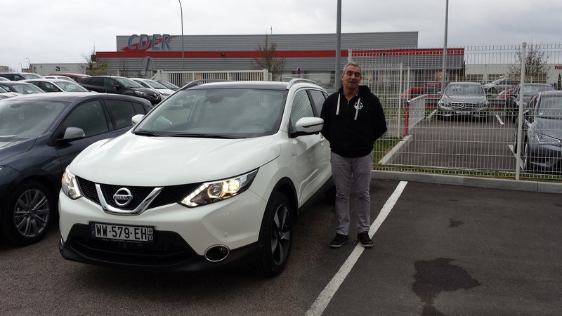 Avis-mandataire-auto-Emotors--Nissan-qashqai-connect-edition-dci-130-xtronic-4x2-plus-toit-vitr-.