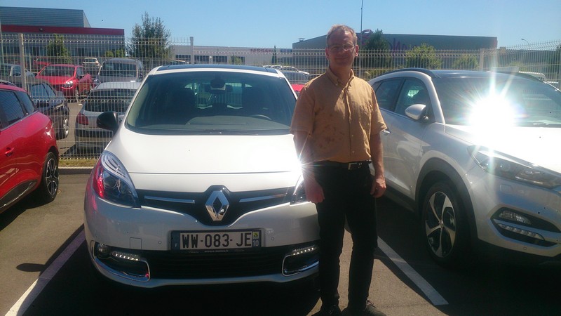 Avis-mandataire-auto-Emotors-Renault-Scenic-Iii-bose-dci-130-energy-plus-toit-vitr-visio.
