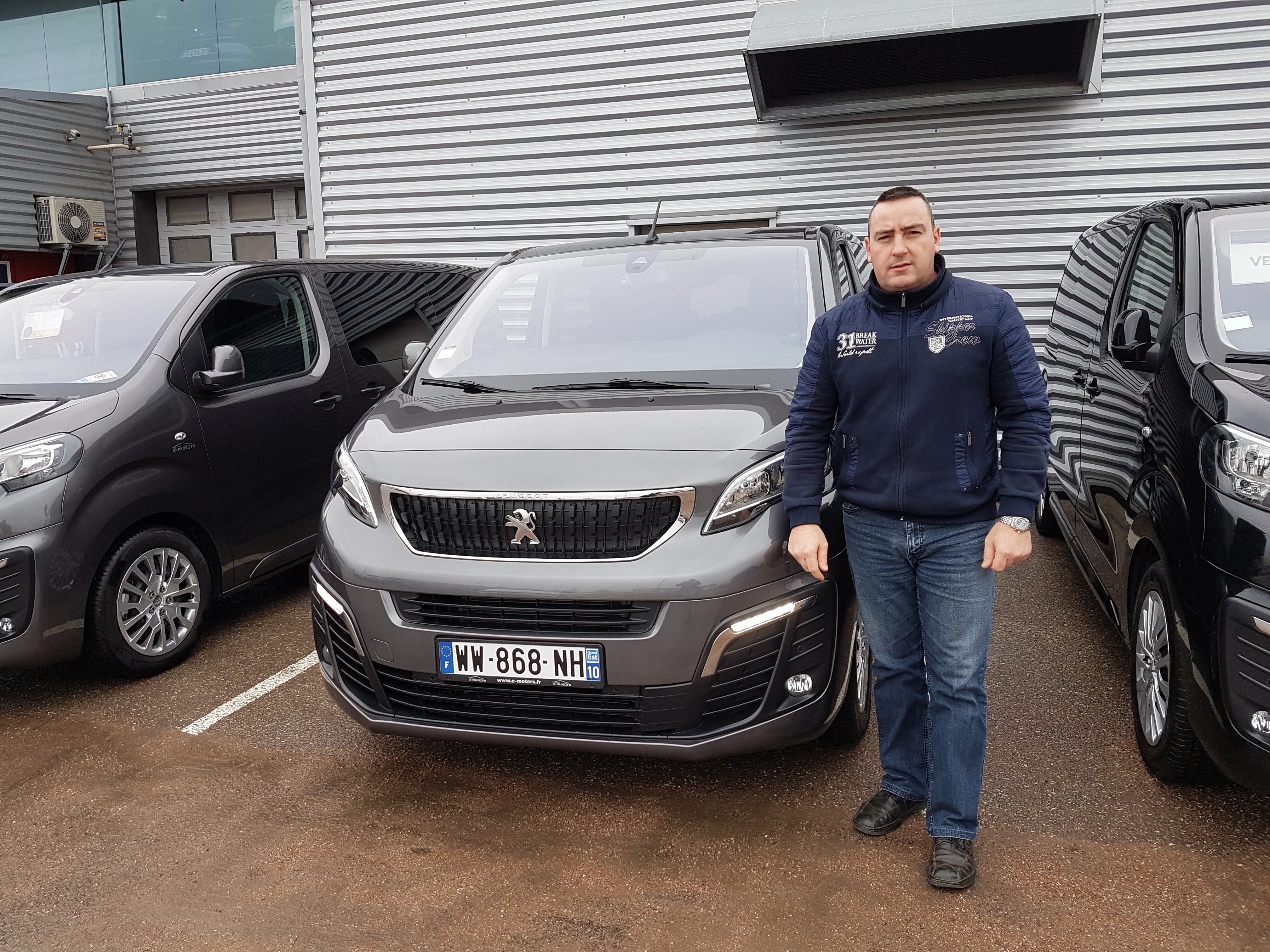 Avis-mandataire-auto-Emotors-Peugeot-Traveller-Standard-1-6-bluehdi-115ch-s-s-bvm6-active-8-places.