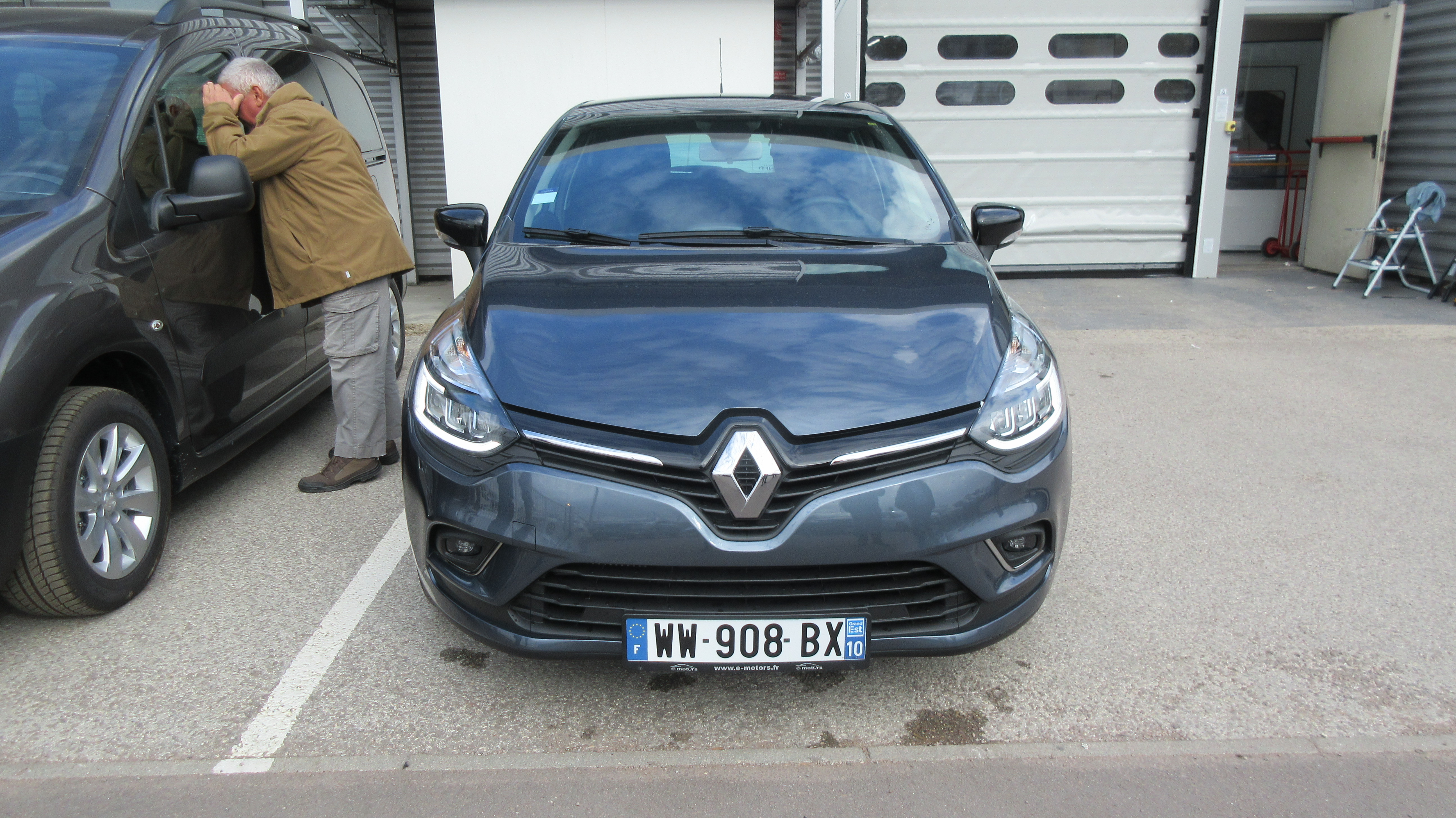 Avis-mandataire-auto-Emotors-Renault-Clio-Limited-tce-120-plus-gps-full-led.