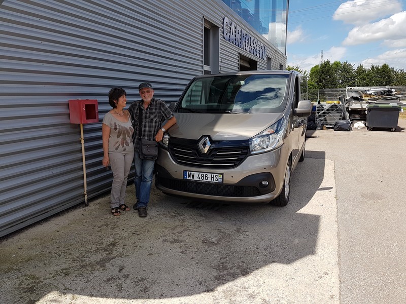 Avis-mandataire-auto-Emotors-Renault-Trafic-combi-Intens-dci-125-energy-9places-plus-hayon.
