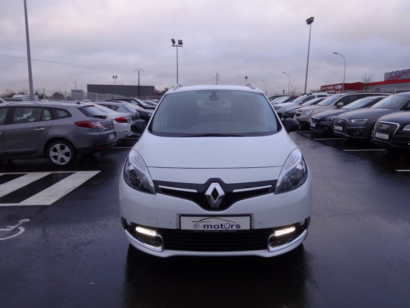 Avis-mandataire-auto-Emotors--Renault-grand-scenic-iii-bose-dci-110-edc-.