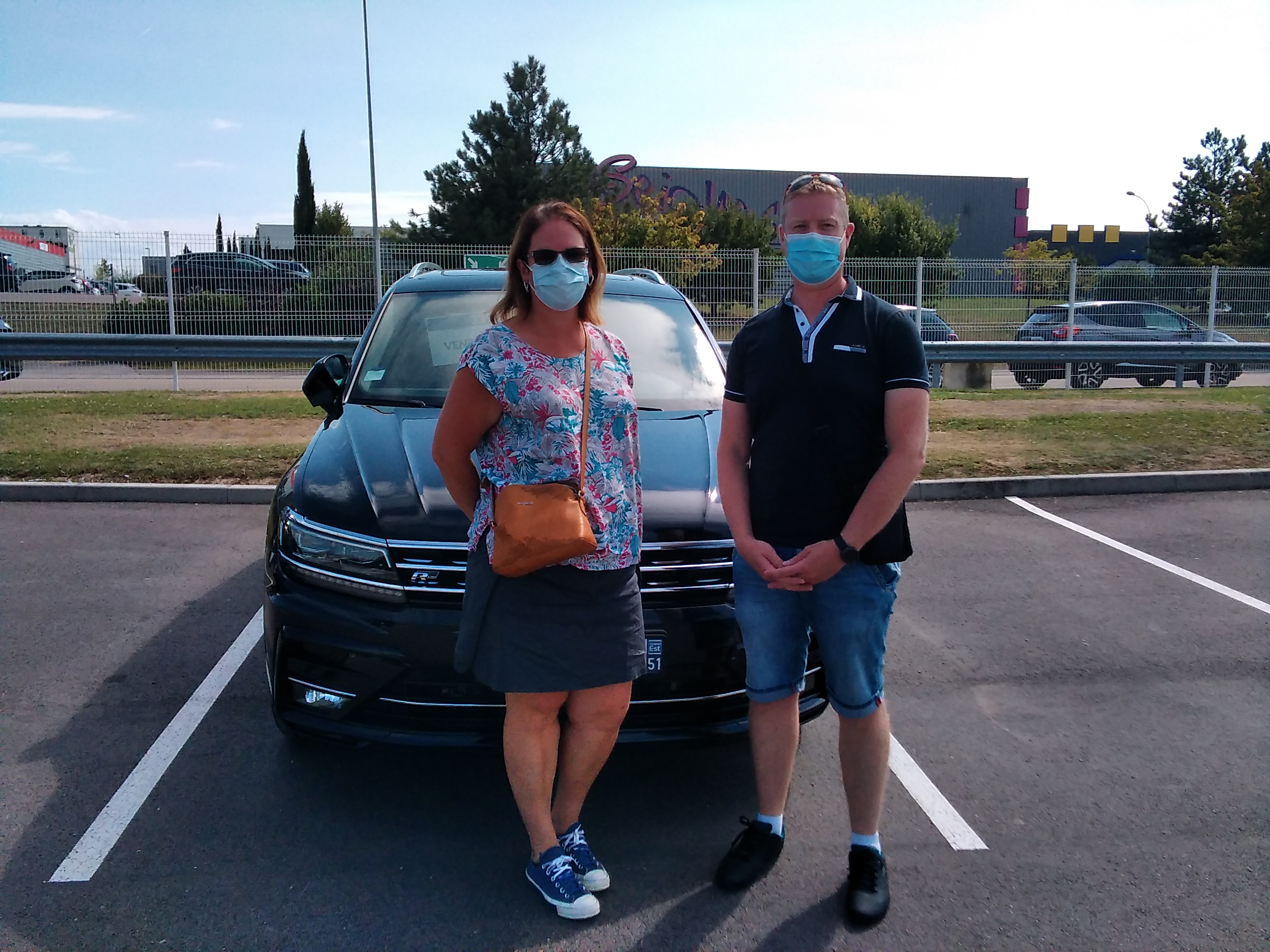 Avis-mandataire-auto-Emotors-Volkswagen-Tiguan-2-0-tdi-190-dsg7-4motion-carat-plus-r-line.