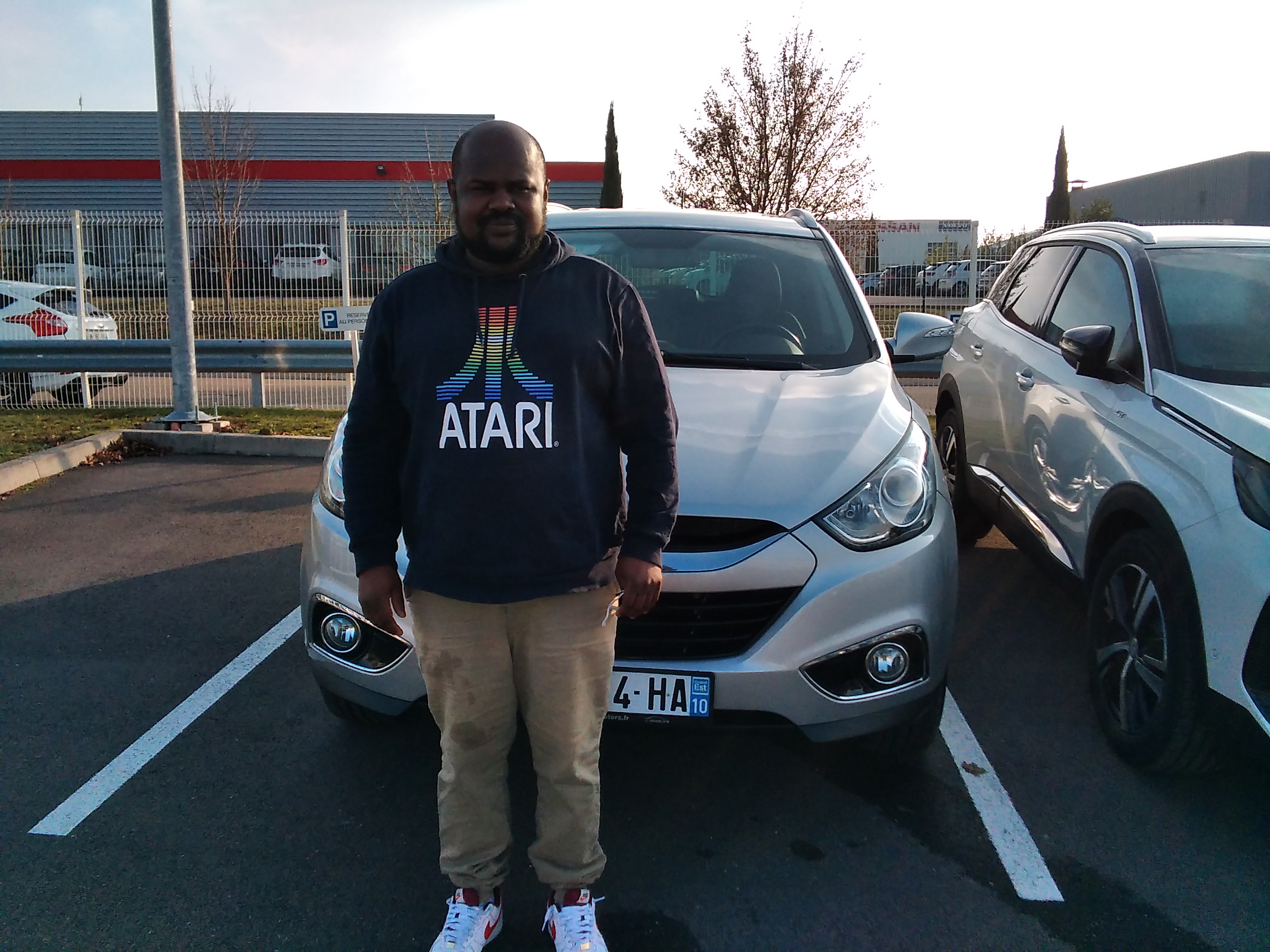 Avis-mandataire-auto-Emotors-Hyundai-Ix35-2-0-crdi-136-4wd-pack-edition.