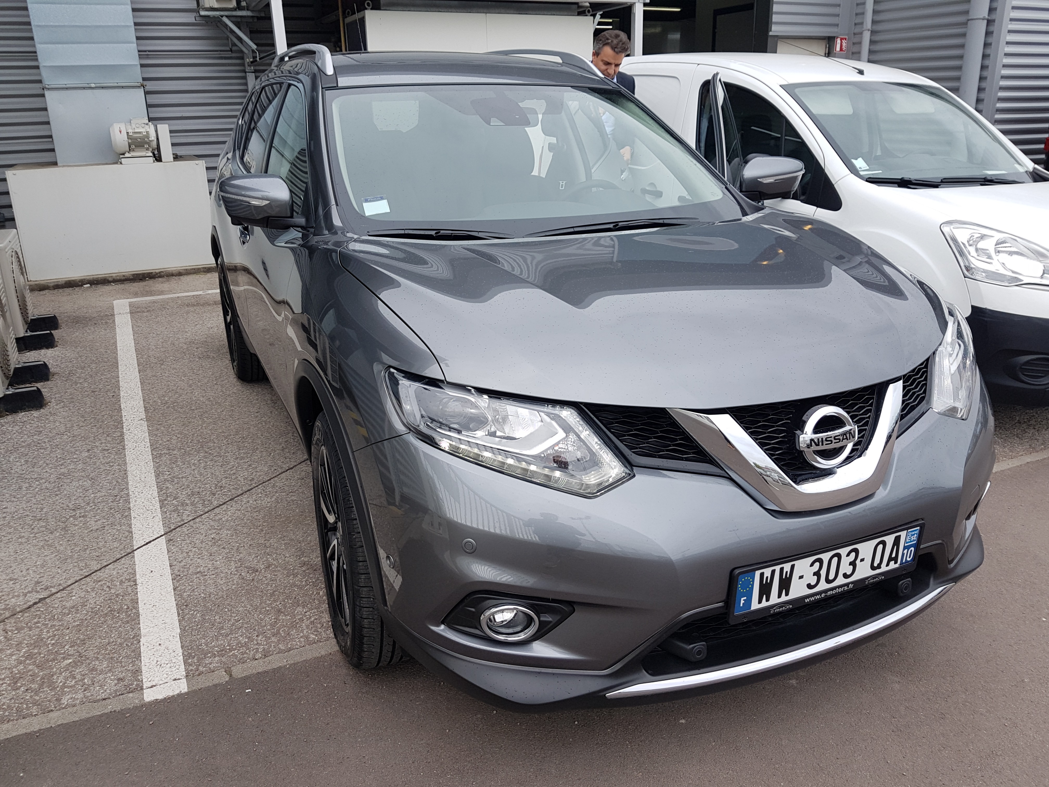 Avis-mandataire-auto-Emotors-Nissan-X-trail-Tekna-dci-130-5pl-4x2.
