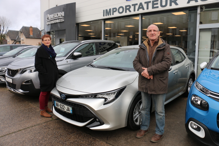 Avis-mandataire-auto-Emotors-Toyota-Corolla-hybride-Corolla-dynamic-hybride-122-plus-gps.