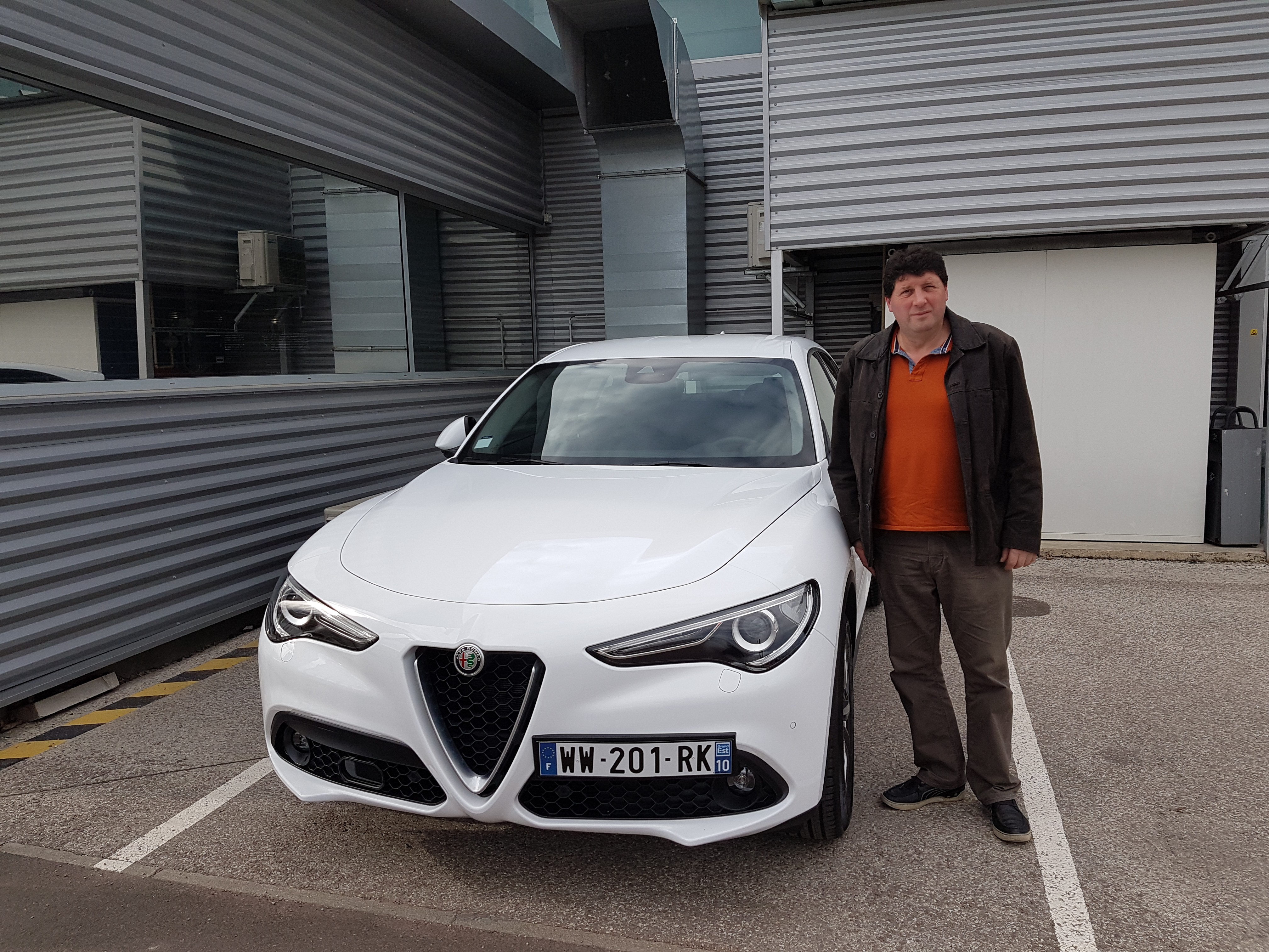 Avis-mandataire-auto-Emotors-Alfa romeo-Stelvio-Super-jtdm-180-at8-4x2.