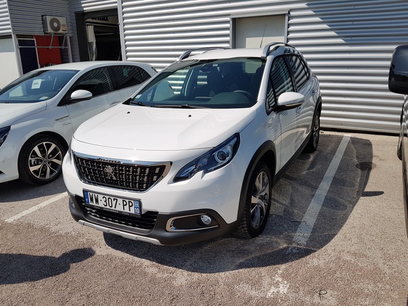 Avis-mandataire-auto-Emotors-Peugeot-2008-Allure-bluehdi-120-plus-jantes-17-plus-grip-control.