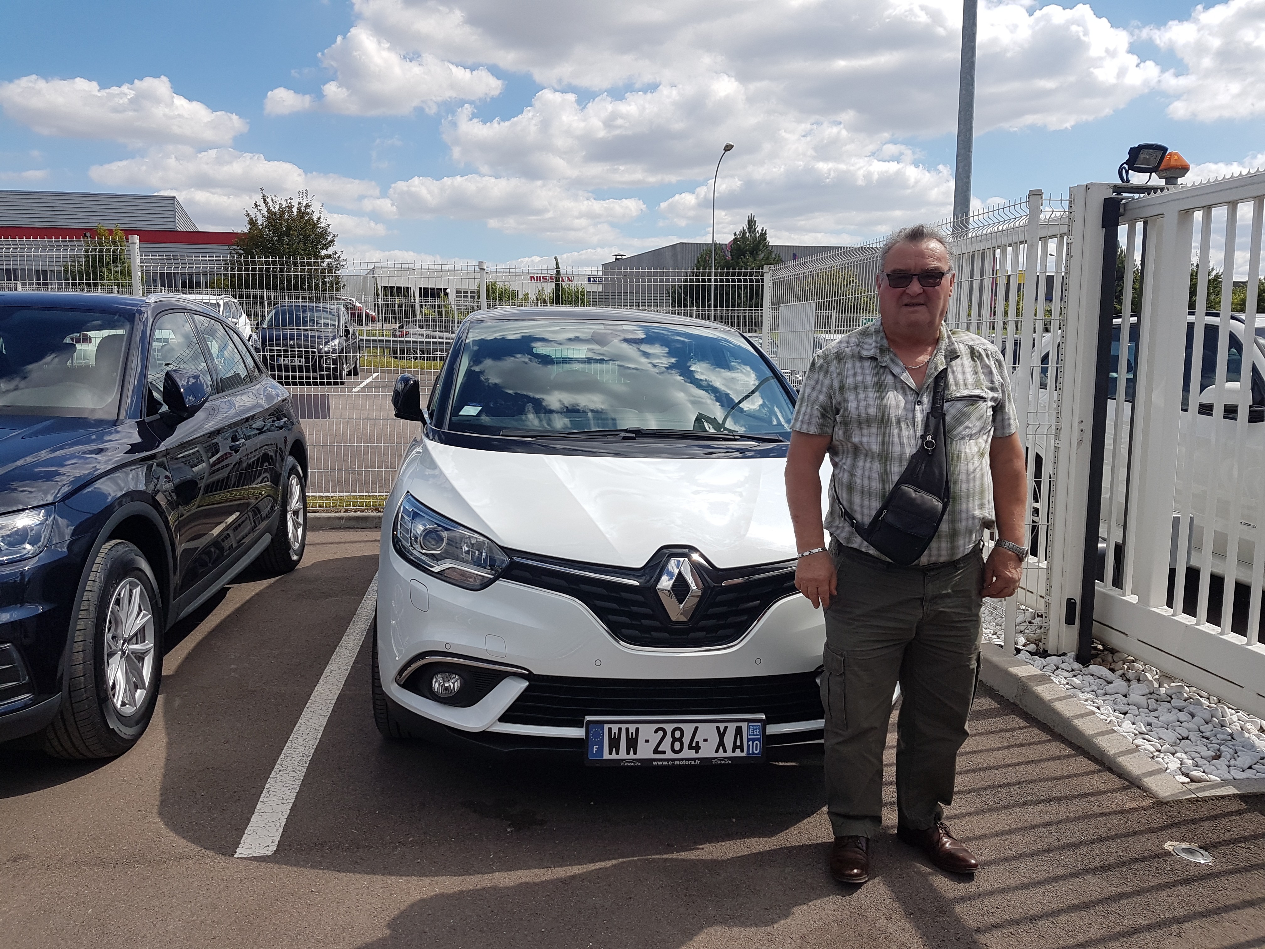 Avis-mandataire-auto-Emotors-Renault-Scenic-Intens-tce-130.