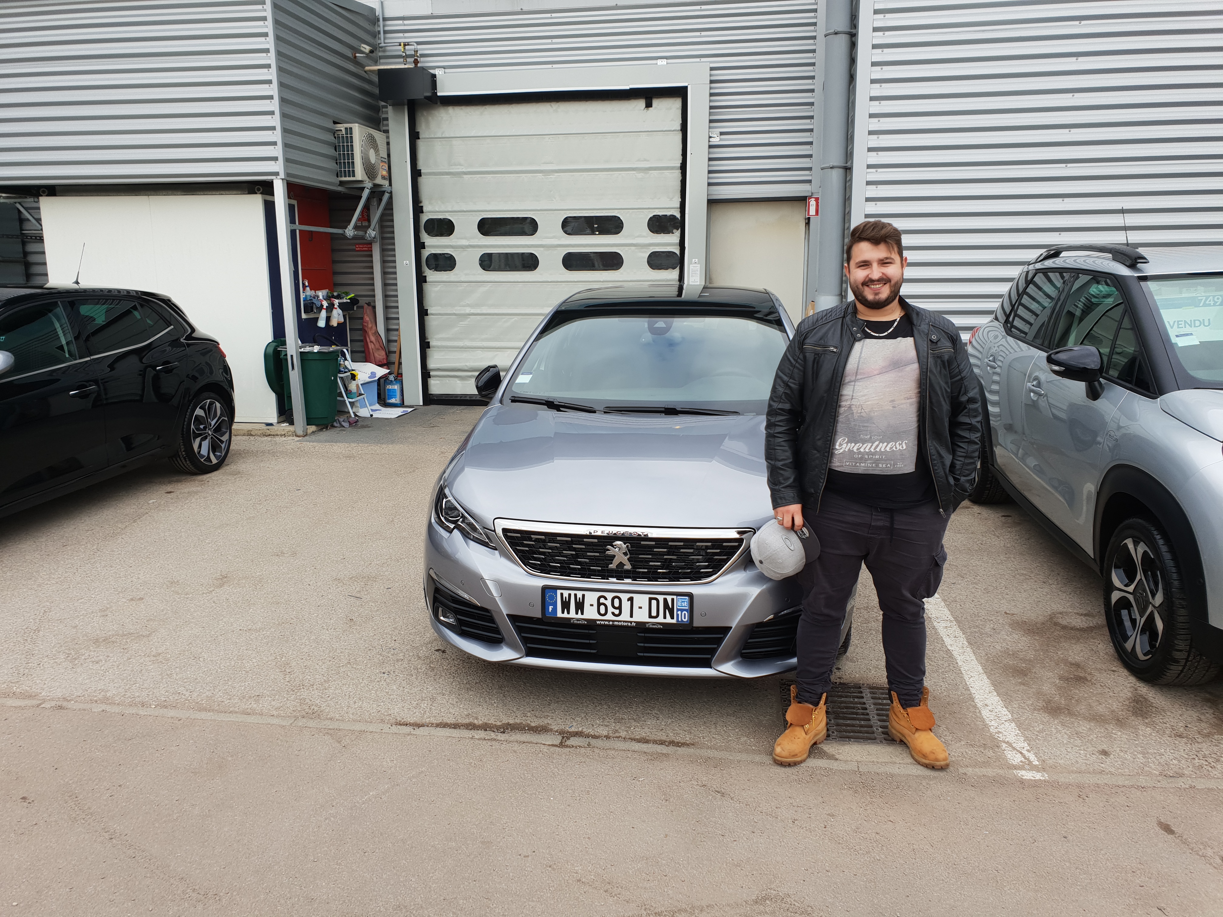 Avis-mandataire-auto-Emotors-Peugeot-308-Gt-line-puretech-130-s-s-plus-jantes-18-toit-vitr.