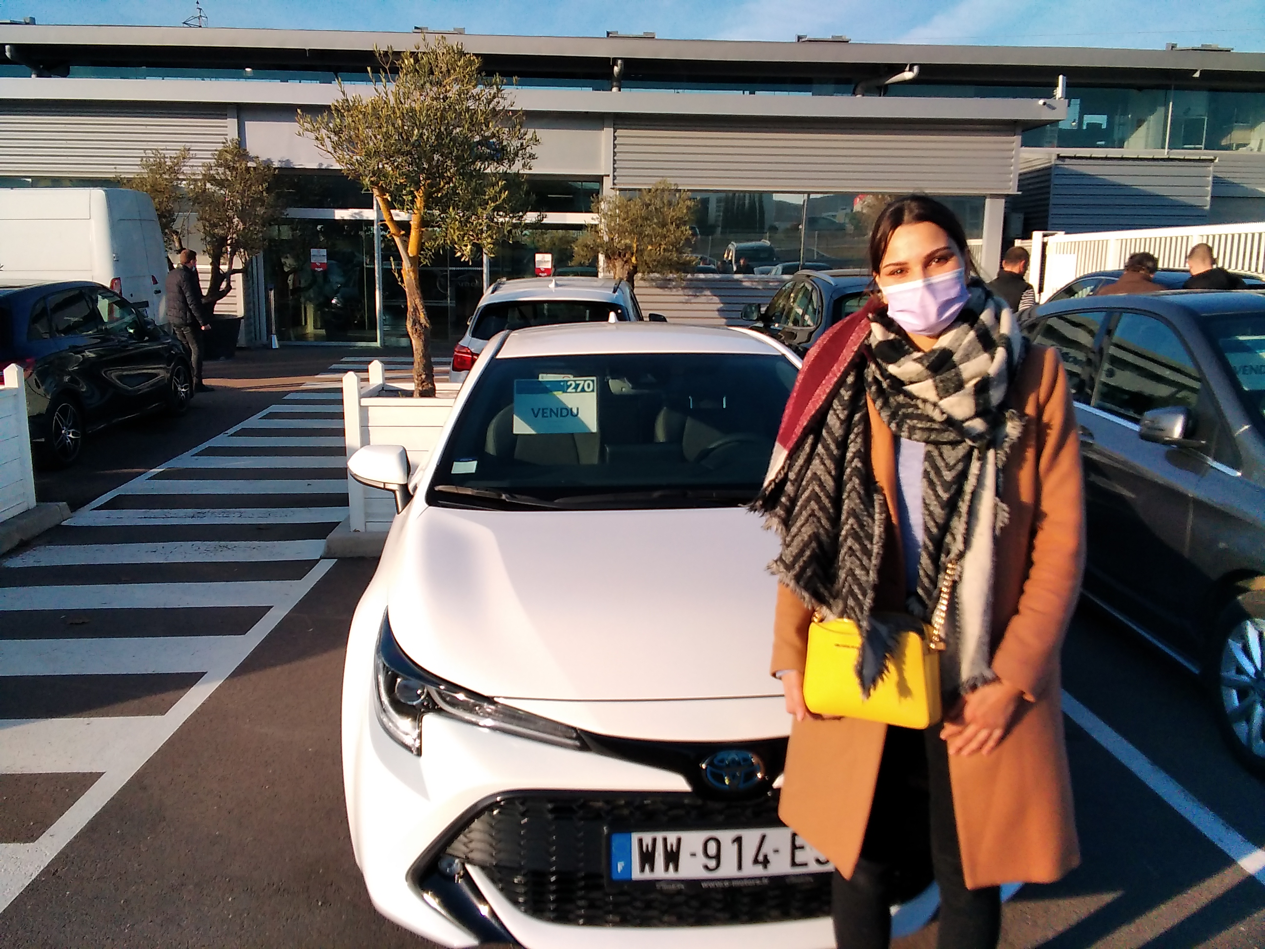 Avis-mandataire-auto-Emotors-Toyota-Corolla-hybride-Corolla-design-hybride-122.