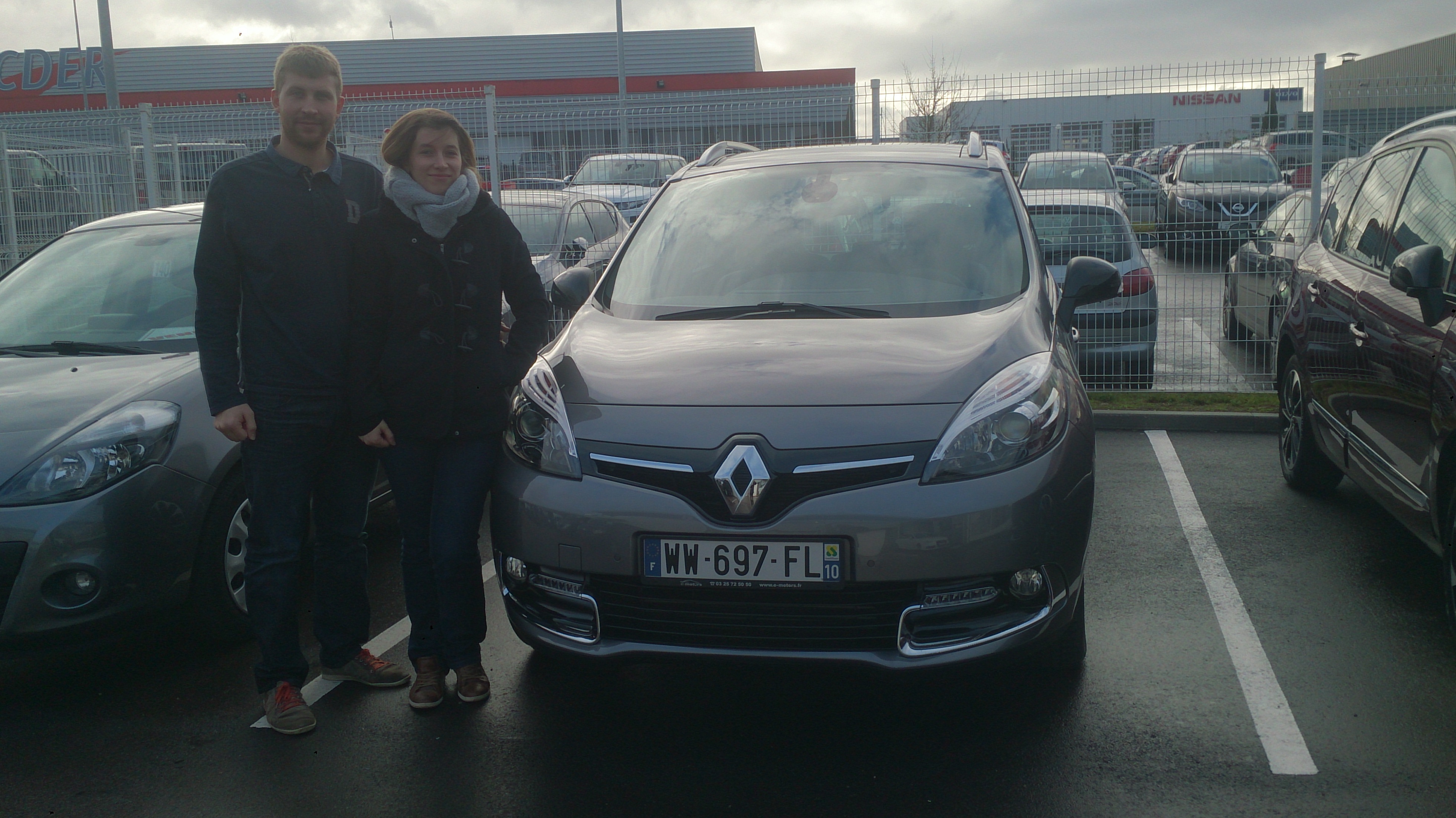 Avis-mandataire-auto-Emotors--Renault-grand-scenic-iii-bose-tce-130-energy-plus-toit-vitr-.