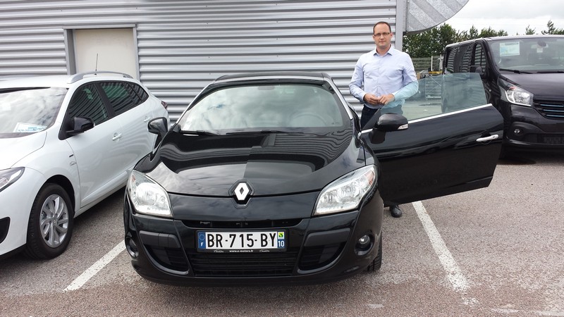 Avis-mandataire-auto-Emotors-Renault-Megane-iii-cc-M-gane-iii-cc-dynamique-dci-110.